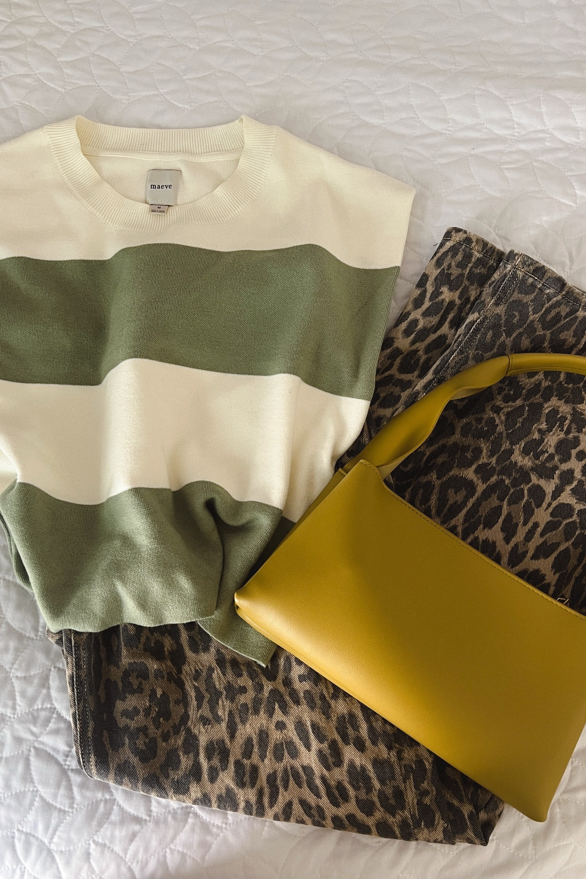 The perfect fall transitional outfit!

#LTKFallSale #LTKSeasonal #LTKFindsUnder100