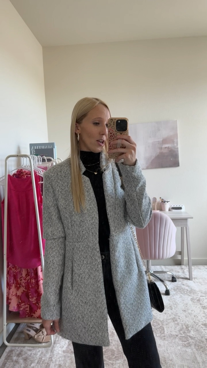 The perfect Fall coat 🫶🏻

This Heather grey coat has pockets and totally elevates any look! It’s great for 50/60 degree weather. Its definitely not a winter coat, but it is SO cute for date nights, work, networking events, dinners with friends, etc. 

I’m wearing a size XS and it fits amazing! My ankle straight jeans are from Abercrombie. I’m wearing my true size. 

I threw on a pair of clear strap heels, a black ribbed turtleneck and my Kendra Scott heart necklace to complete the Fall outfit ☺️

#LTKworkwear #LTKSeasonal #LTKHoliday