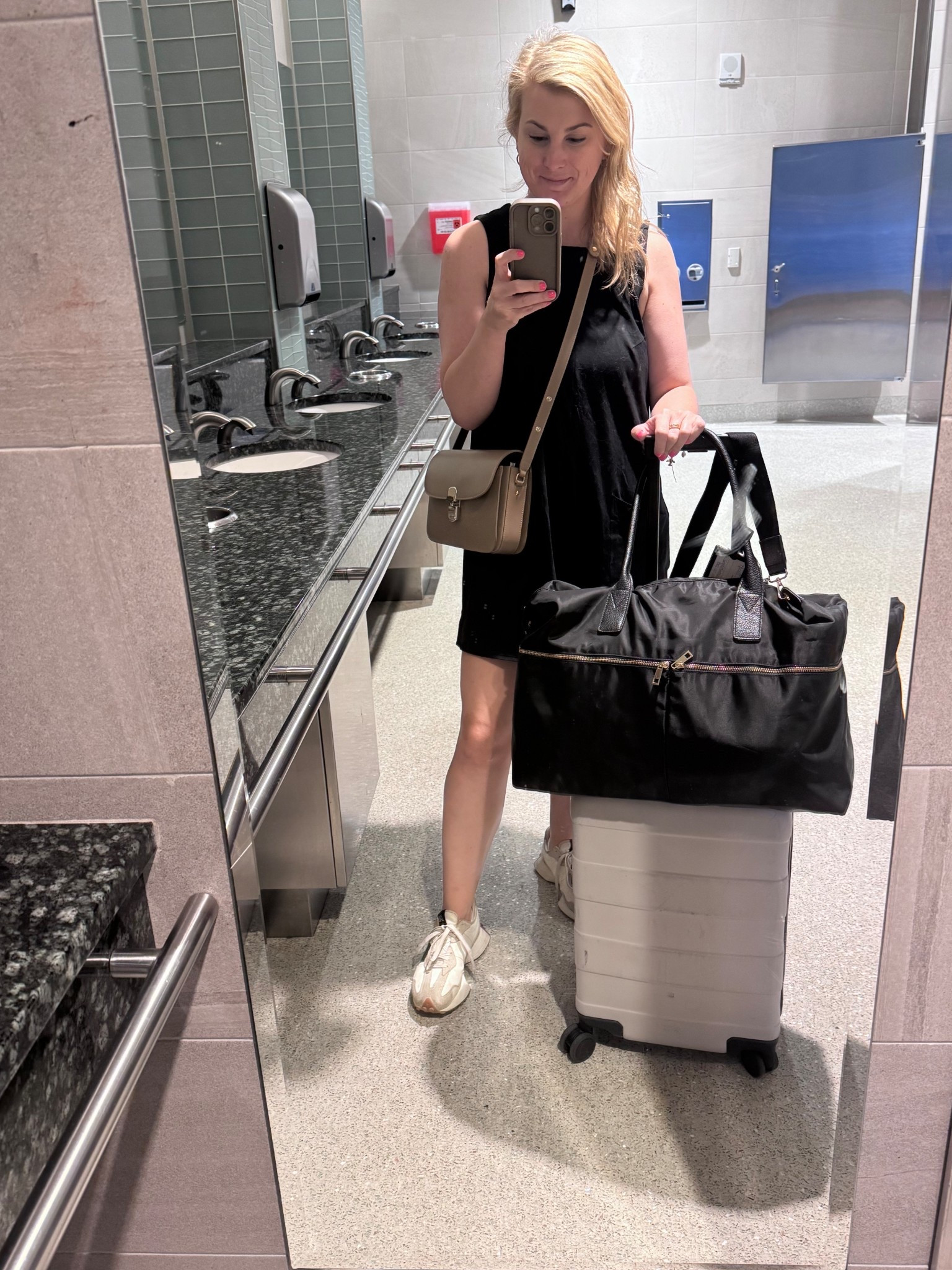 International flight comfy outfit 

#LTKTravel #LTKFindsUnder50 #LTKActive