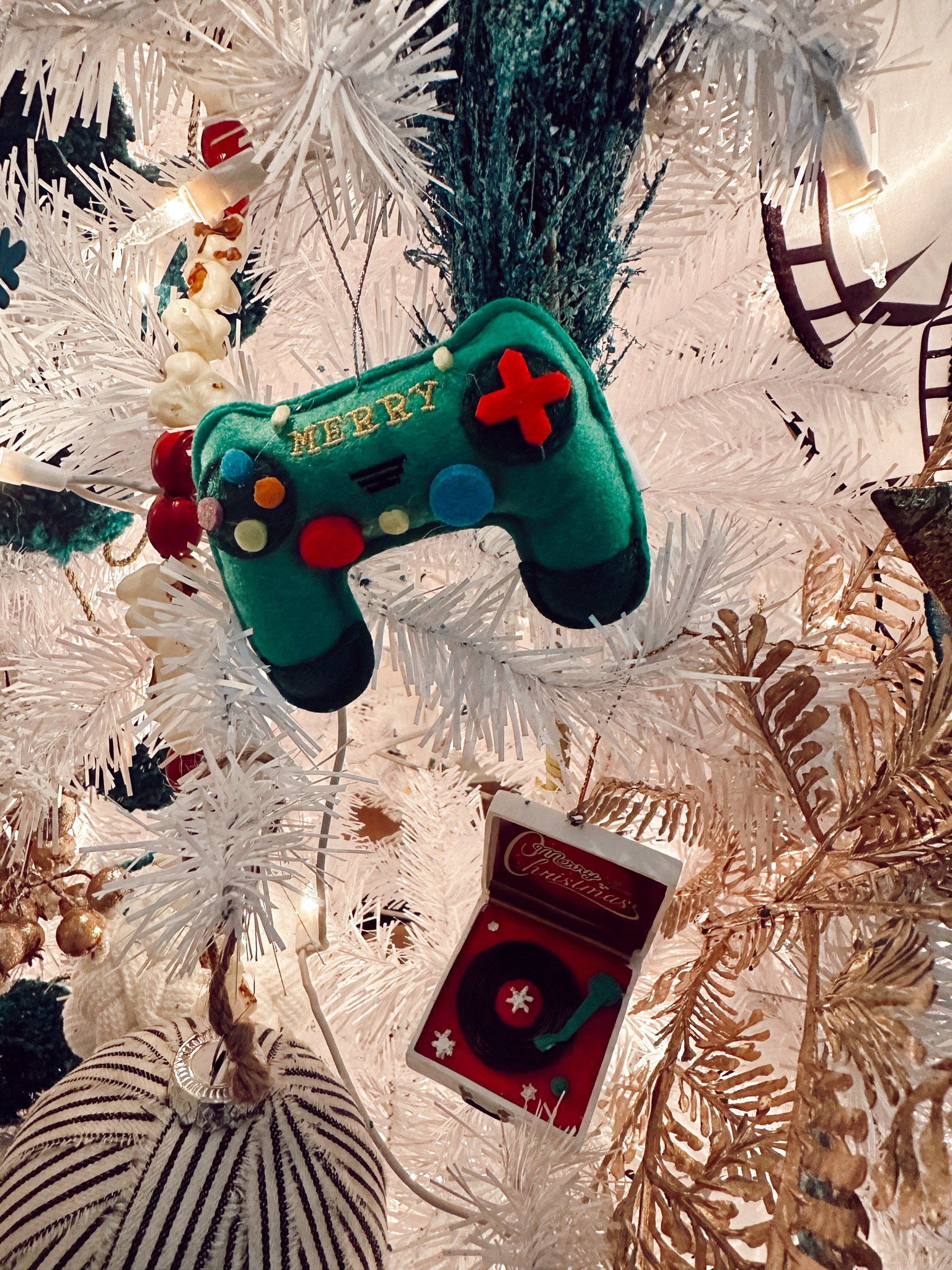 Media room tree up close! 

#christmastreedecor 

#LTKHoliday #LTKSeasonal #LTKhome