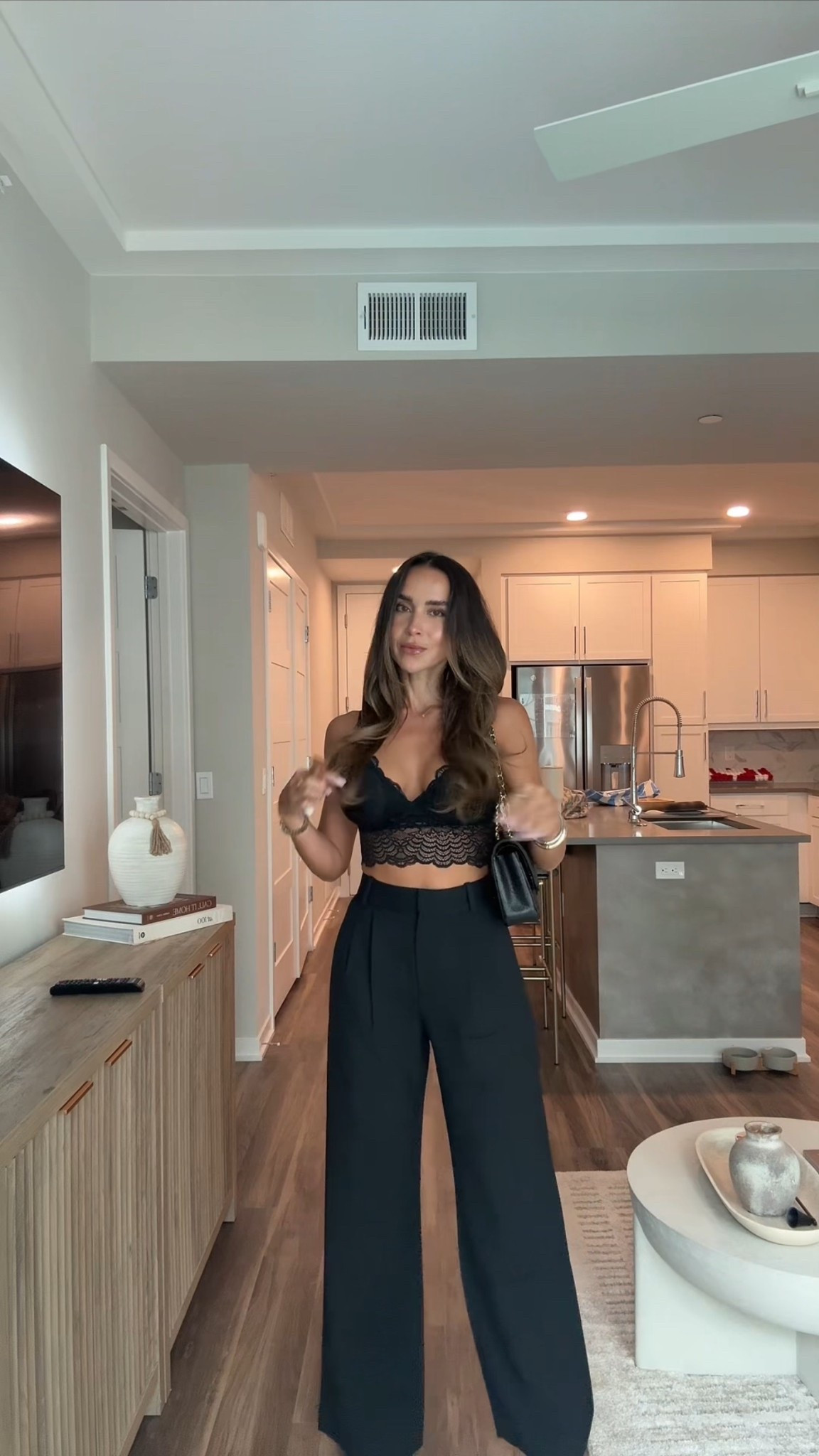 literally have this trousers in so many colors 
Im 5’4 and wear size 24R fits perfect!!!