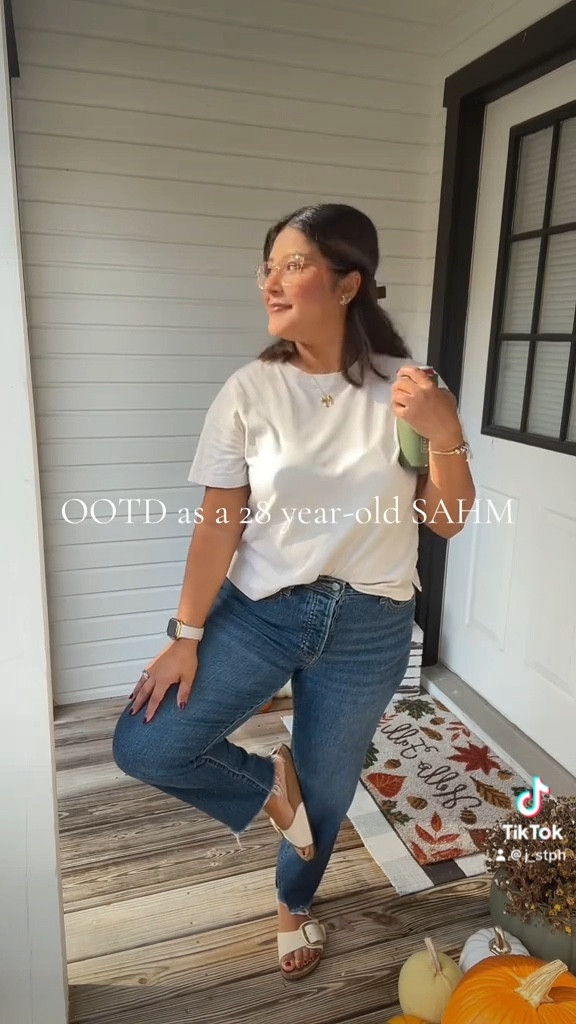Staple wardrobe pieces -  casual mama look. 

#LTKSeasonal #LTKMidsize