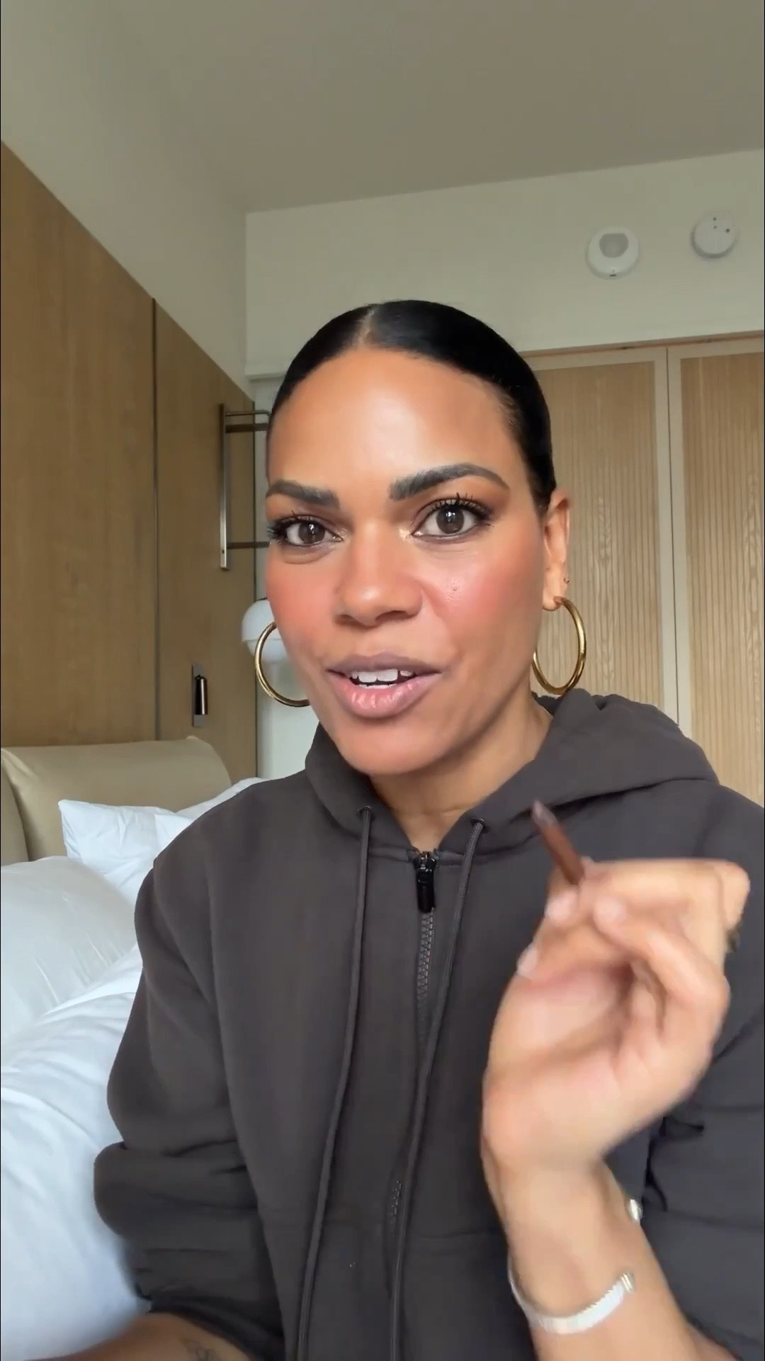 Everything from this morning! Lip combo: Sephora liner desired chestnut, fenty gloss stick in fenty glow, fenty cream gloss in fenty glow  


#LTKgrwm #LTKBeauty #LTKselfcare