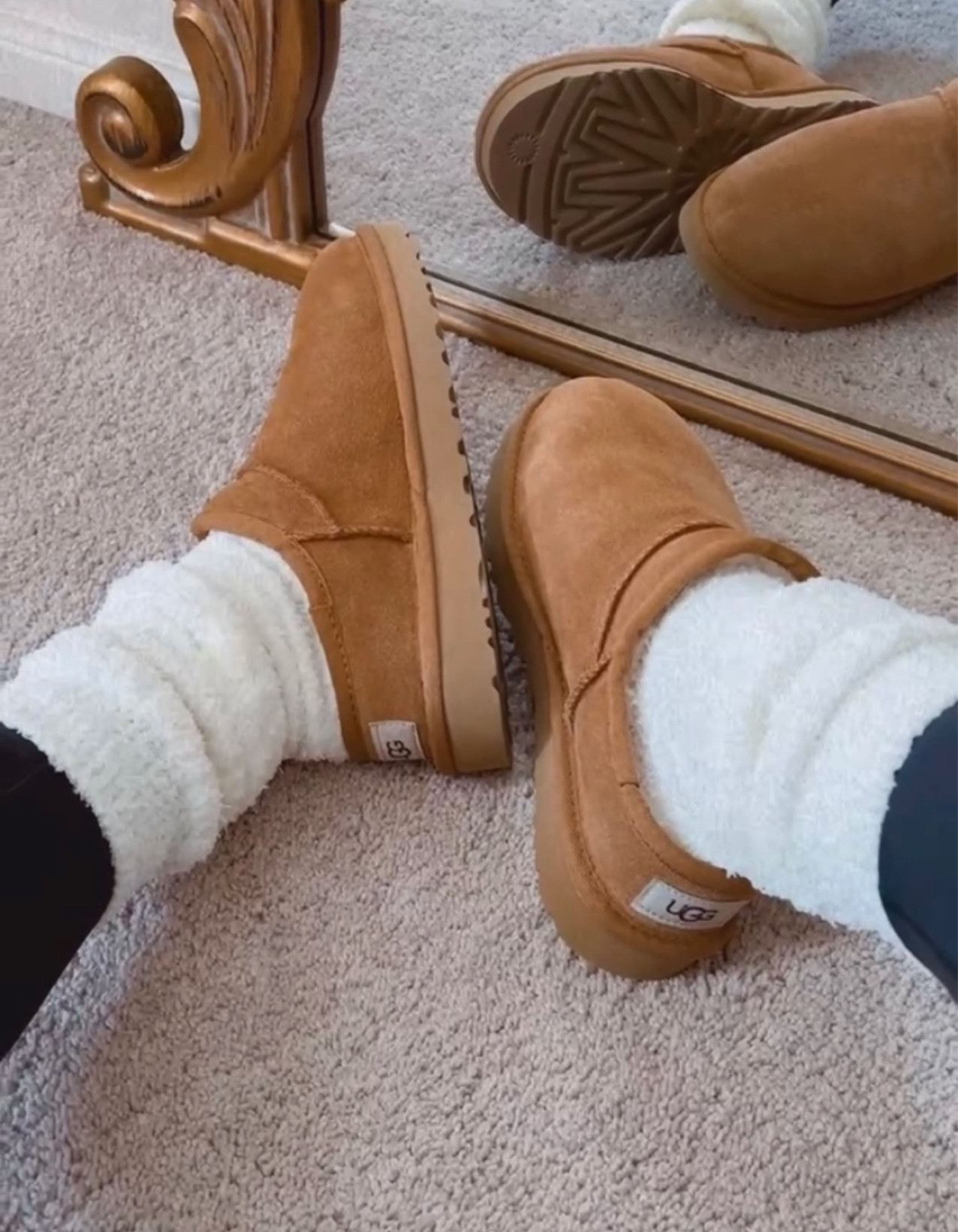 Ugg slippers true to size 
Slouchy socks 

#LTKunder100 #LTKshoecrush #LTKunder50