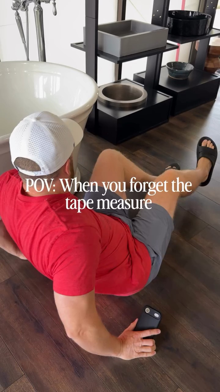 POV: You forgot the tape measure, so your husband became the tape measure. 🤣

Some people use tools.
Some people use math.
We use a 6-foot husband laying on the floor and a whole lot of “that looks about right.”
