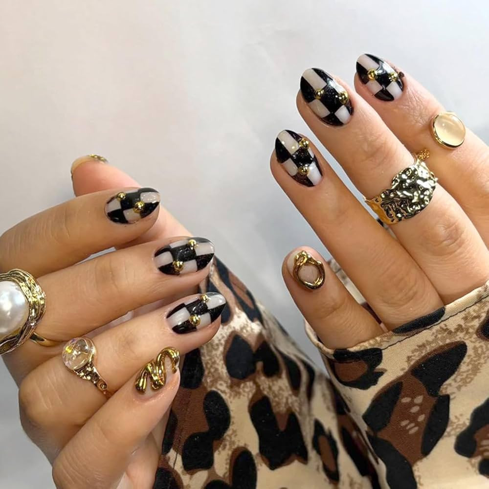 Checkered Press on Nails Short Almond Fake Nails Gold Nails Press ons with Design,Full Cover Stic... | Amazon (US)