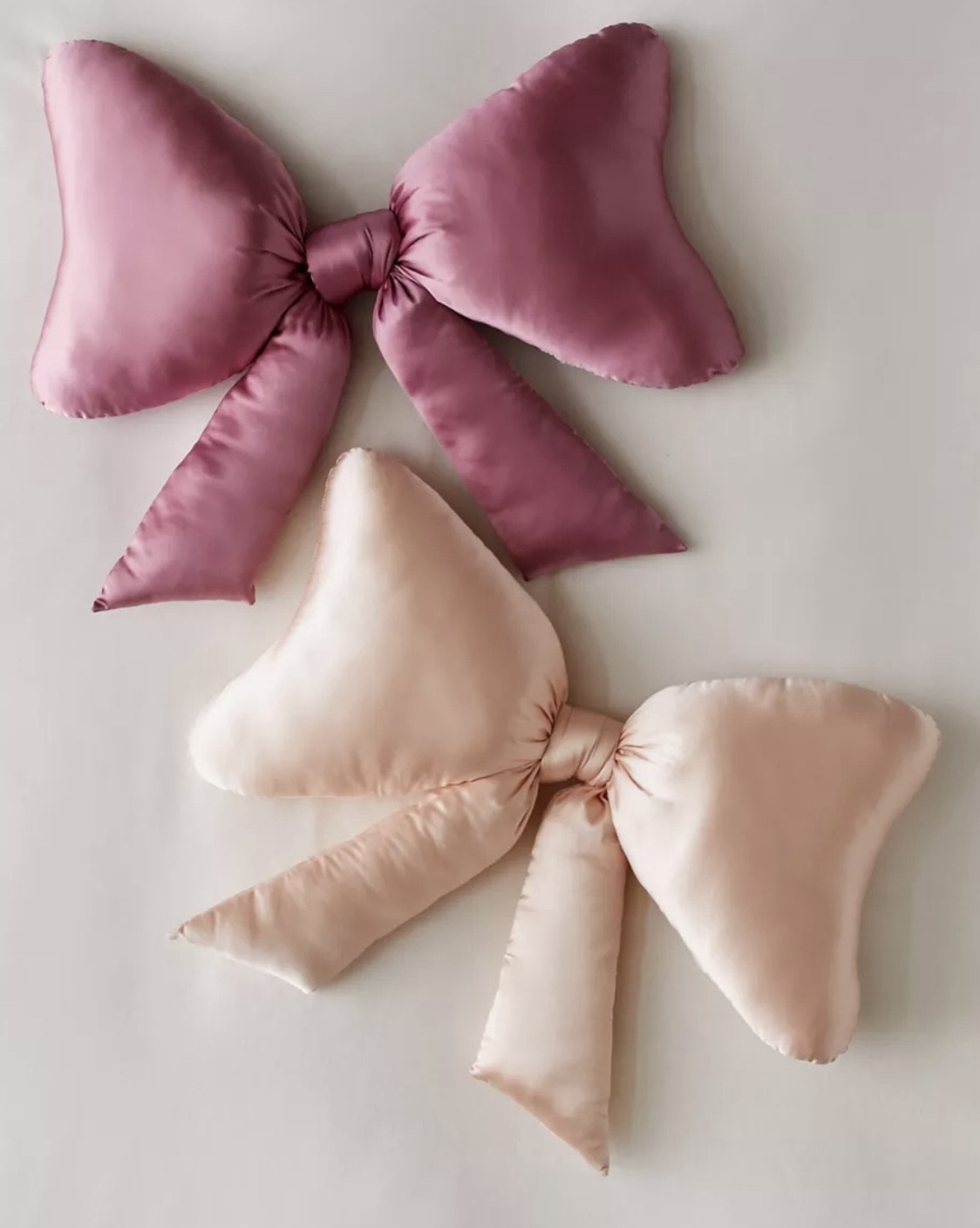 Super cute bow pillows! Perfect gifts for the holidays🎀 #ltkhome

#LTKSeasonal #LTKHoliday #LTKCyberWeek
