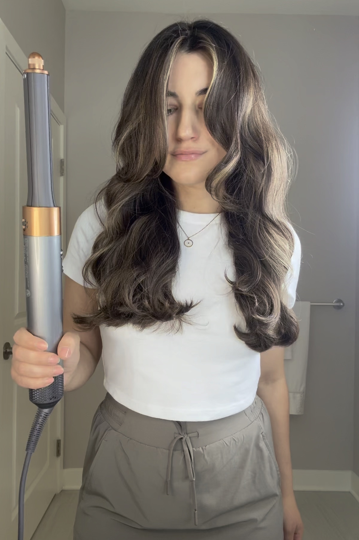 All the products I used were gifted to me by Unite 🫶🏻 I’ve used the 7SECONDS Detangler for YEARS and now I’m absolutely hooked on the Elevate Mousse and U Oil! 
Here’s how I got this look:
- start with @unite_hair 7SECONDS Detangler 
- add @unite_hair U Oil on damp hair for shine and to lock in moisture 
- rough dry hair 85% of way 
- section hair in half, add @unite_hair Elevate Mousse per section just before you’re about to curl with the smallest barrel
- once you’re finished entire head, take large sections of curled hair and curl again with the round brush! This technique is supposed to help your curls last longer and gives your hair tons of shine!
.
.
@ultabeauty @dyson @dysonusa @dysonbeauty 
#hair #hairtutorial #hairtutorials #hairstyle #hairstyles #hairideas #blowout #blowouts #blowoutstyles #mydyson #dyson #dysonhair #dysonbeauty #dysonairwrap #airwrap #airwraptutorial #tutorial #tutorials #hairtips #hairtipsandtricks #hairhacks #roundbrush #roundbrushblowout #unitehair #unitefamily #ultabeauty #longhairstyle #longhairstyles #haircut #curls