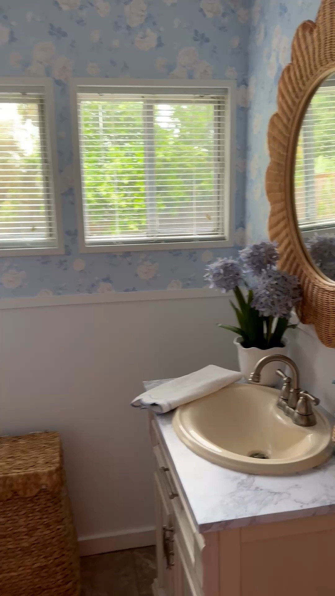 Budget renter friendly bathroom makeover…

#LTKSaleAlert #LTKSeasonal #LTKHome