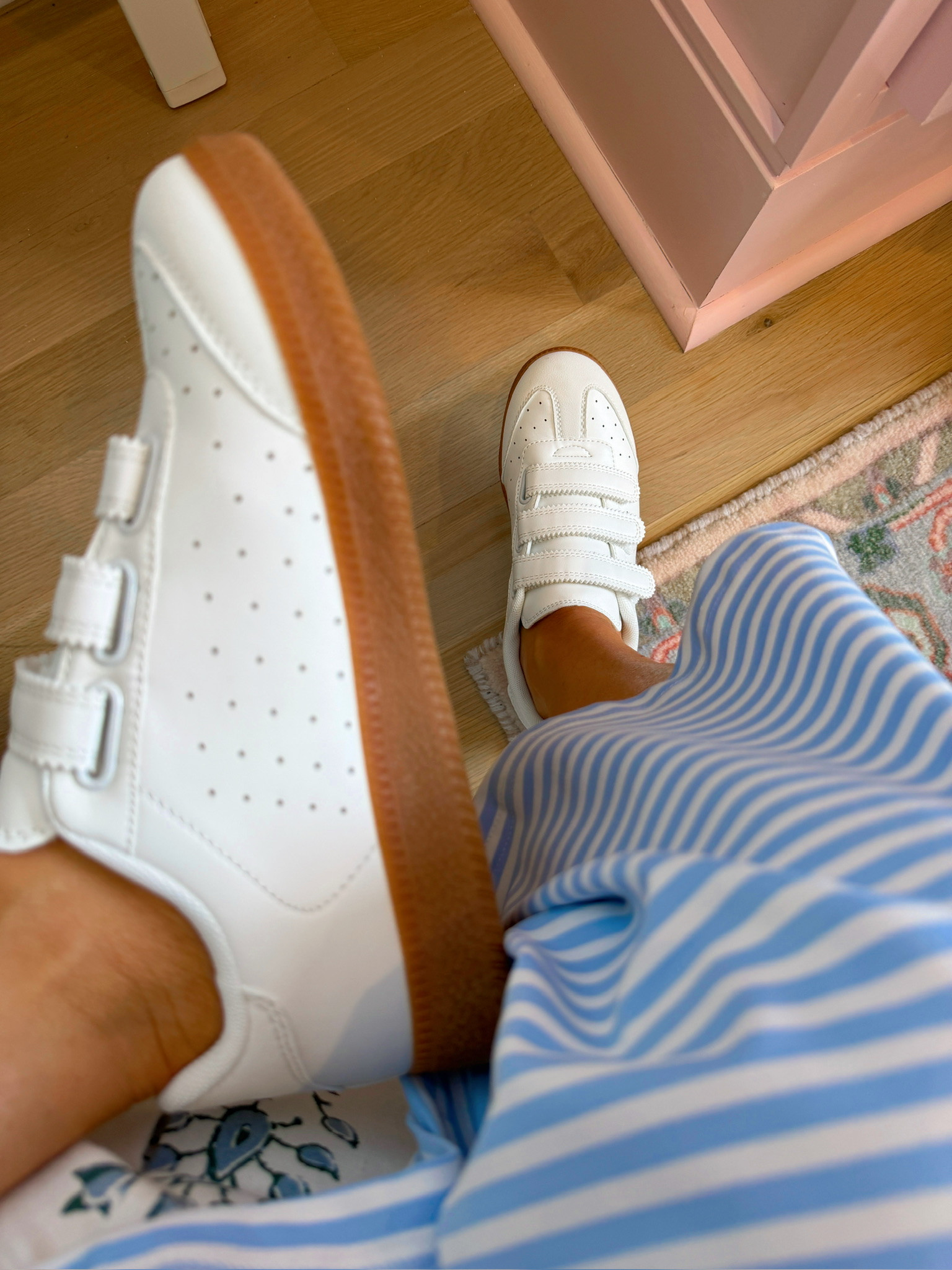 Sneakers, Velcro sneakers, women’s shoes, affordable fashion 

#LTKootd #LTKSeasonal