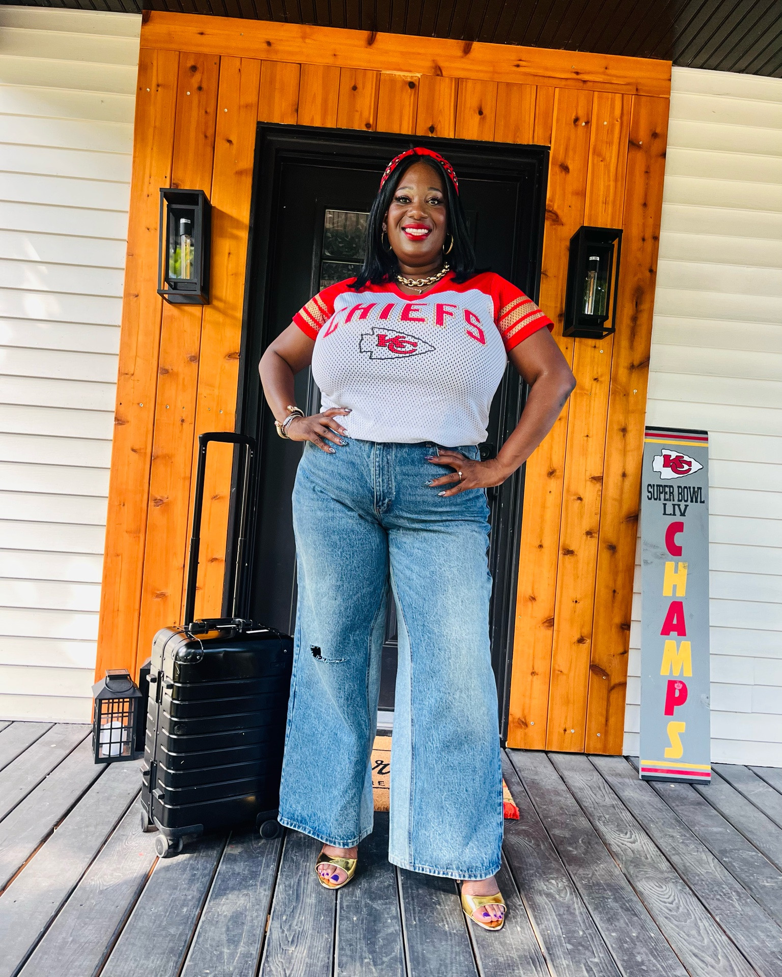 @Target it’s another KBB travel ootd but this time make Monday night football Chiefs kick off style! I love these jeans so much!

I am wearing the size 16.

Go Chiefs!!

#LTKTravel #LTKOver40 #LTKPlusSize