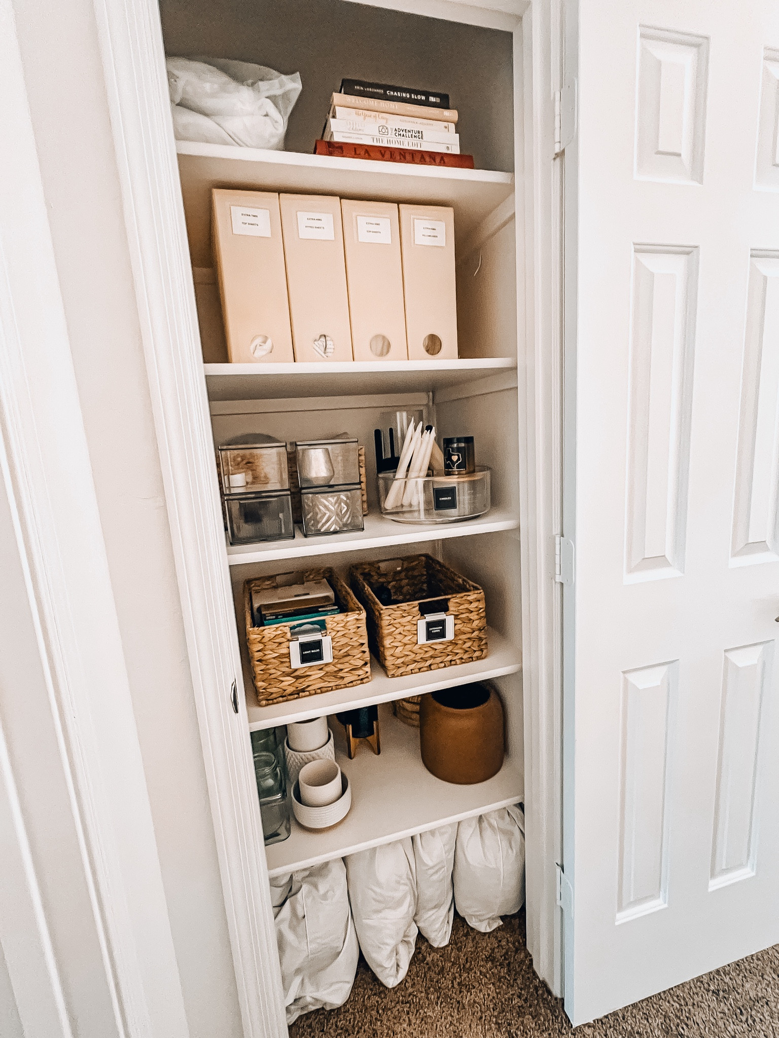 Linens closet makeover!! I’m working on getting organized this year and starting with our closets! 

#LTKfindsunder50 #LTKfindsunder100 #LTKhome