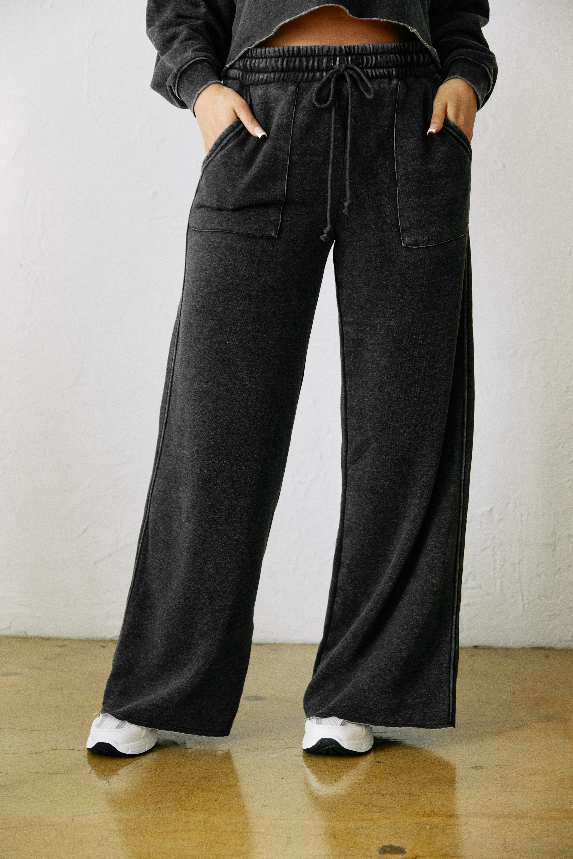 Miss Lola | Cozy Moments Jogger Pant Black | MISS LOLA