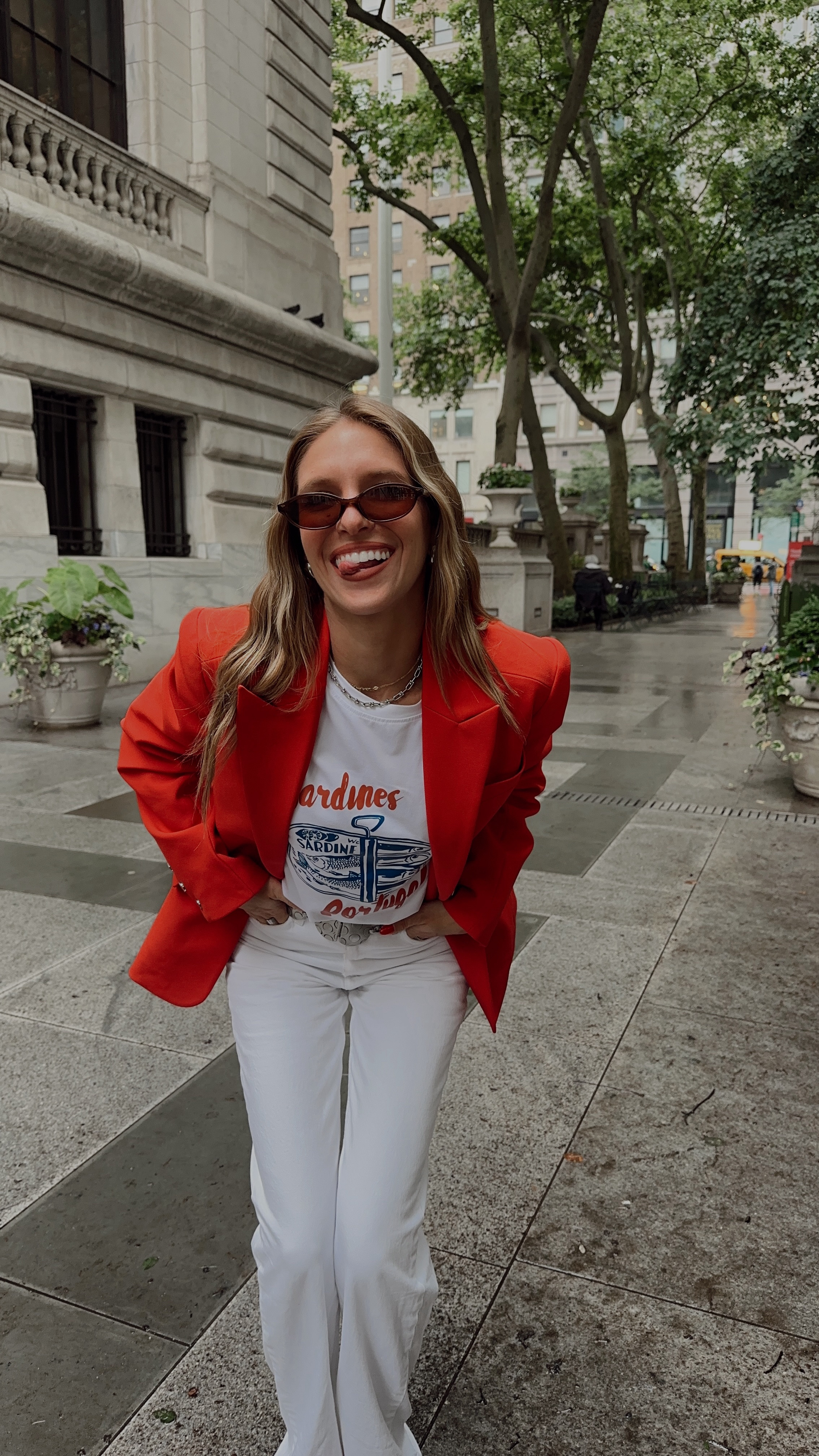 it’s a sardine girl summer 🐟 #sardine #whitejeans #workoutfit #popofcolor #blazeroutfit #nycoutfit #redwhiteandblue #fourthofjulyoutfit #july4th

#LTKWorkwear #LTKFindsUnder50 #LTKSeasonal