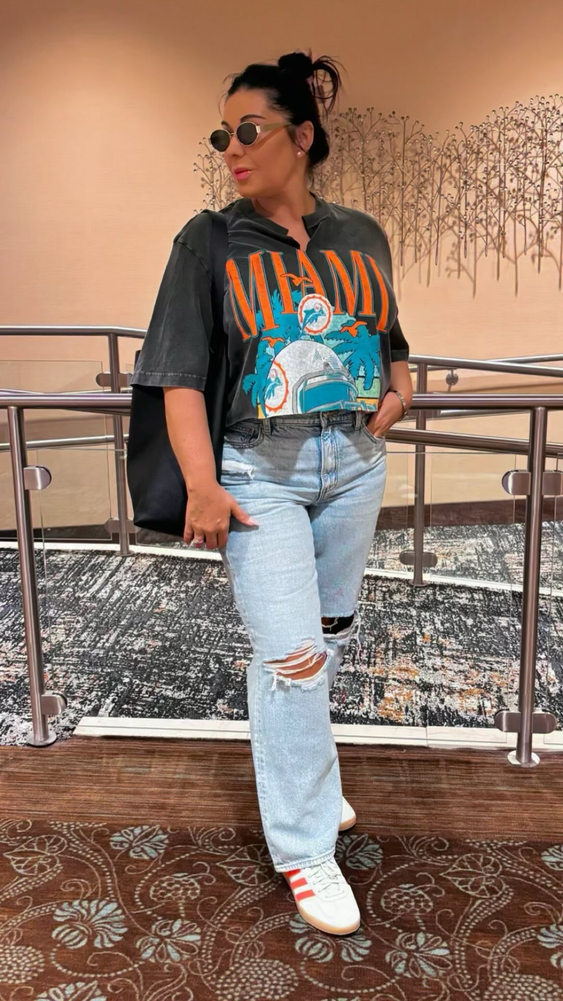 MAJOR SALE right now for both Abercrombie and AE!

Wearing mens large tee that I cut - sold out but linked similar

and size 10 jeans. Sneakers are an 8.5

Bag is Louis Vuitton and glasses are available
On my Amazon Storefront in my Linktree

#style #trend #fashionista #midsizestyle #fashion #ootd #styleinspo #explore #ae #denim #adidas #abercrombie #louisvuitton

#LTKFallSale #LTKMidsize #LTKStyleTip