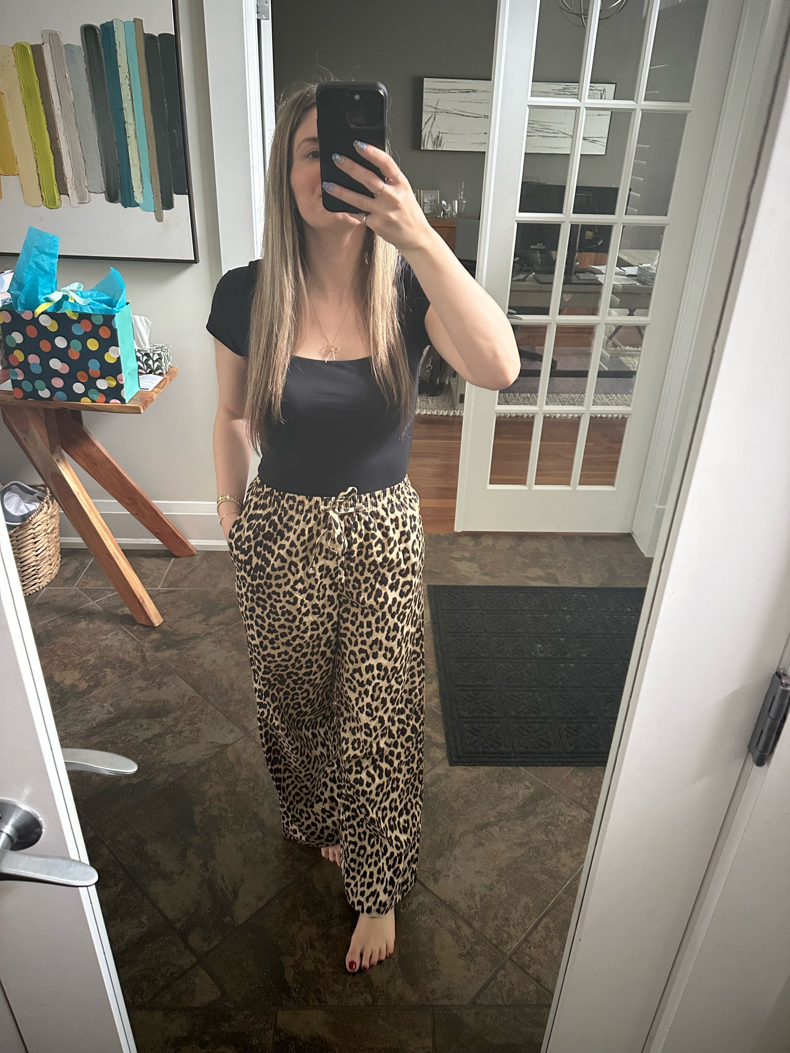 Pants size small 

#LTKsale #LTKspring #LTKcanada