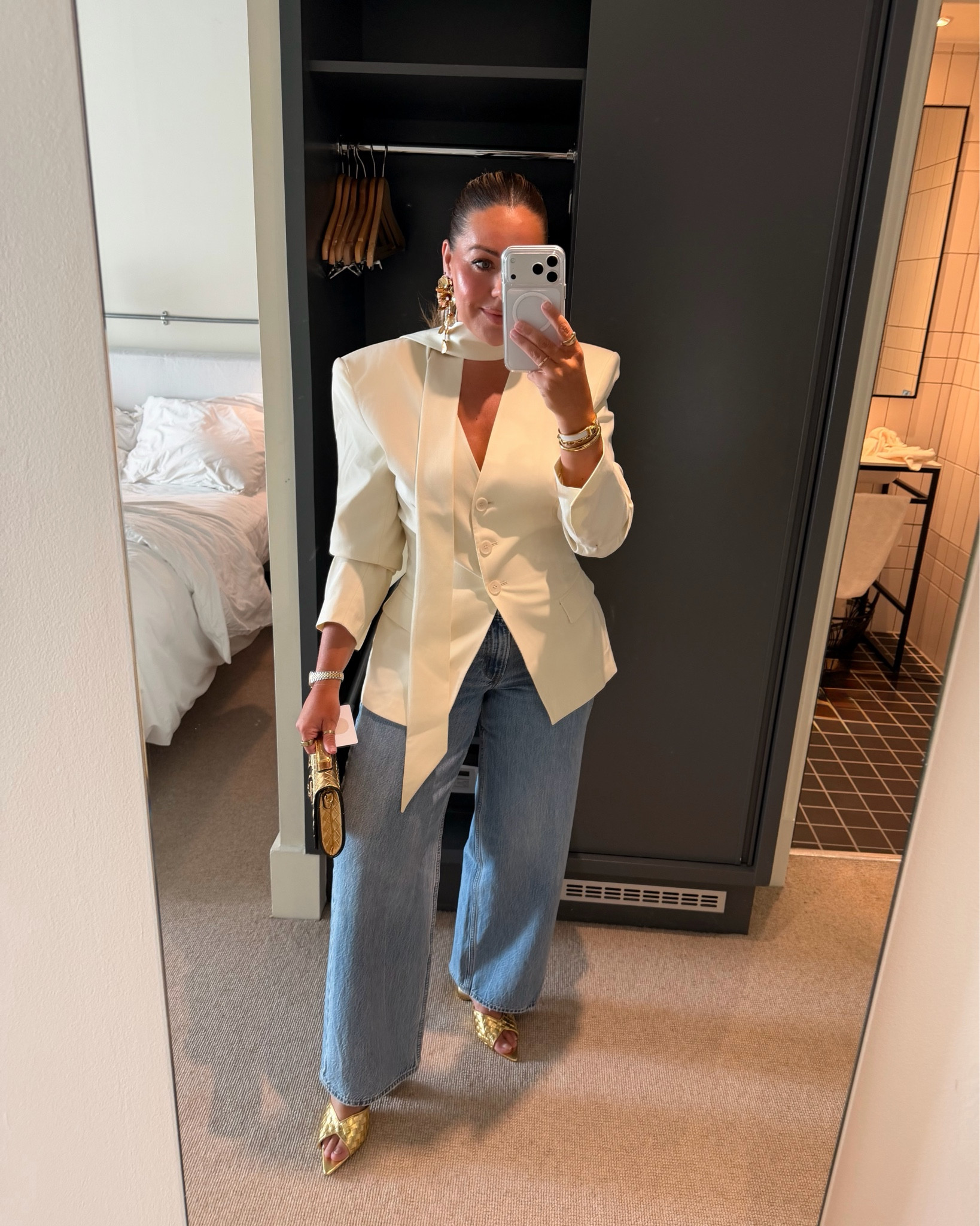 Jeans and a nice top!

Wearing size 12 in the blazer, jeans 27 regular. Shoes are unreal 💃🏻

#LTKspring #LTKsummer #LTKjeans