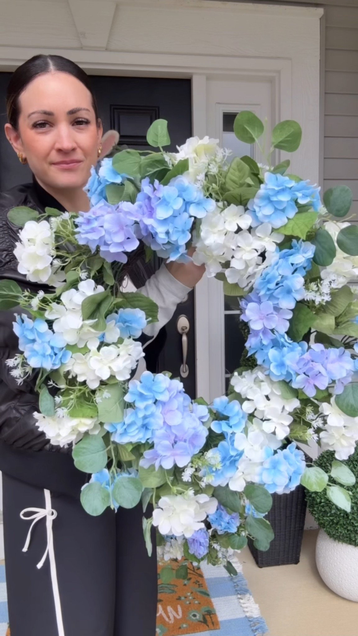 Spring Easter wreath from Michael’s ON SALE 60% off! I grabbed 3 of these for my front porch. 2 I’m using for the “wreath trick” around my bunny topiary’s from Walmart & the other will go on my front door!

Spring decor, Easter decor, front porch decor


#LTKSeasonal #LTKHome #LTKSaleAlert