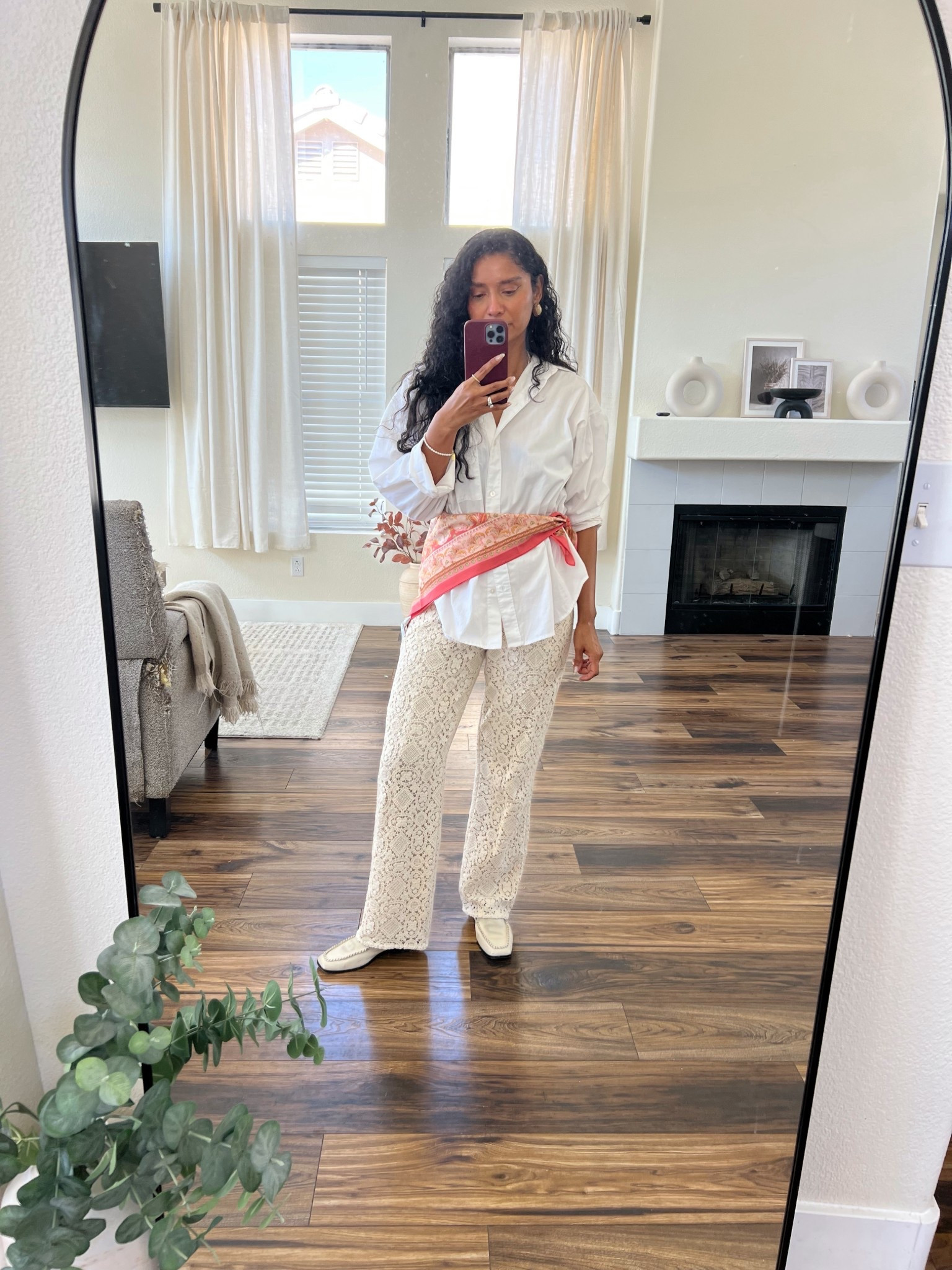 Spring work wear look! Love this adorable scarf from HM. 