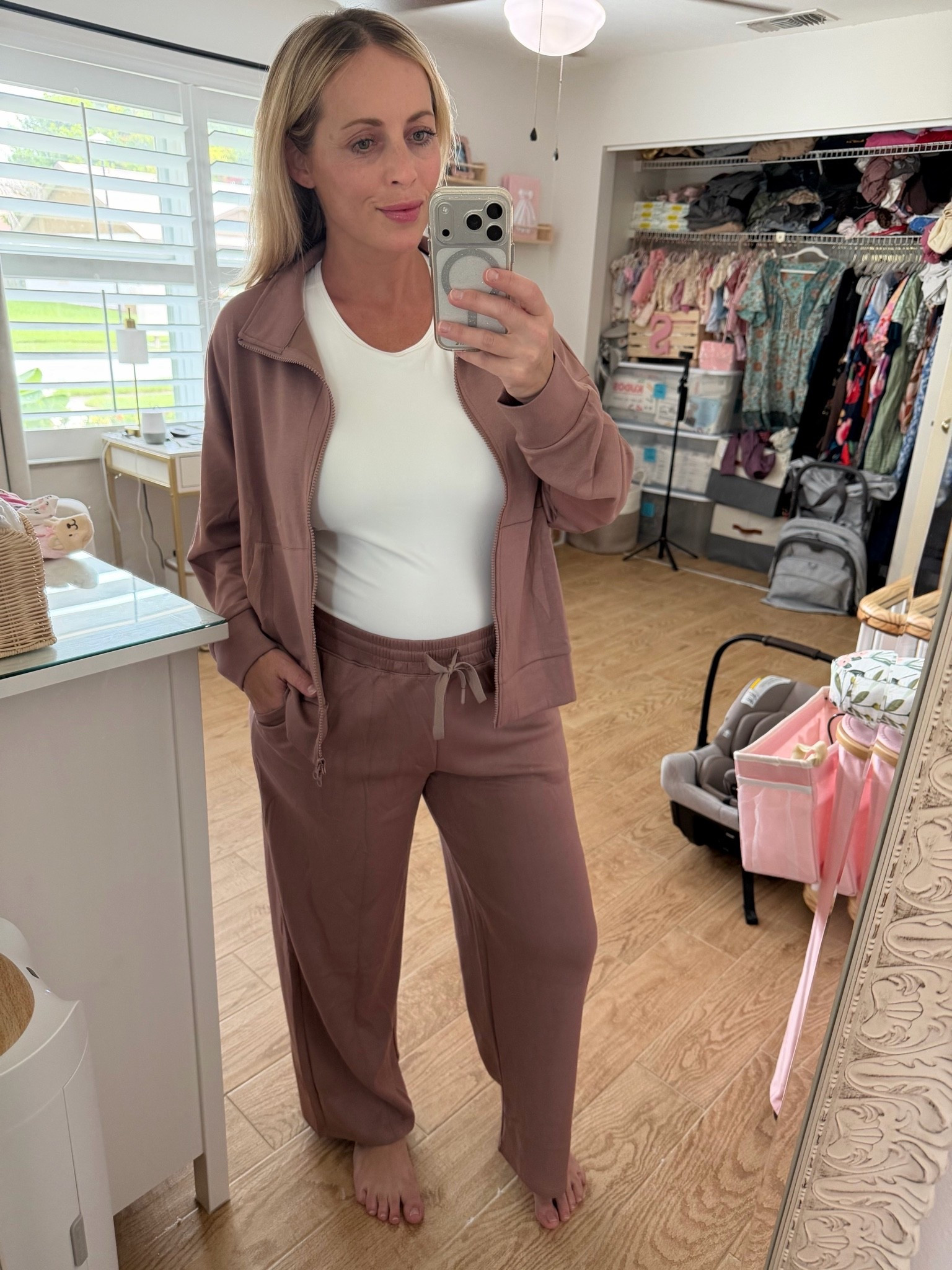 Sweatsuit. Two piece set

#LTKootd #LTKMidsize #LTKSeasonal