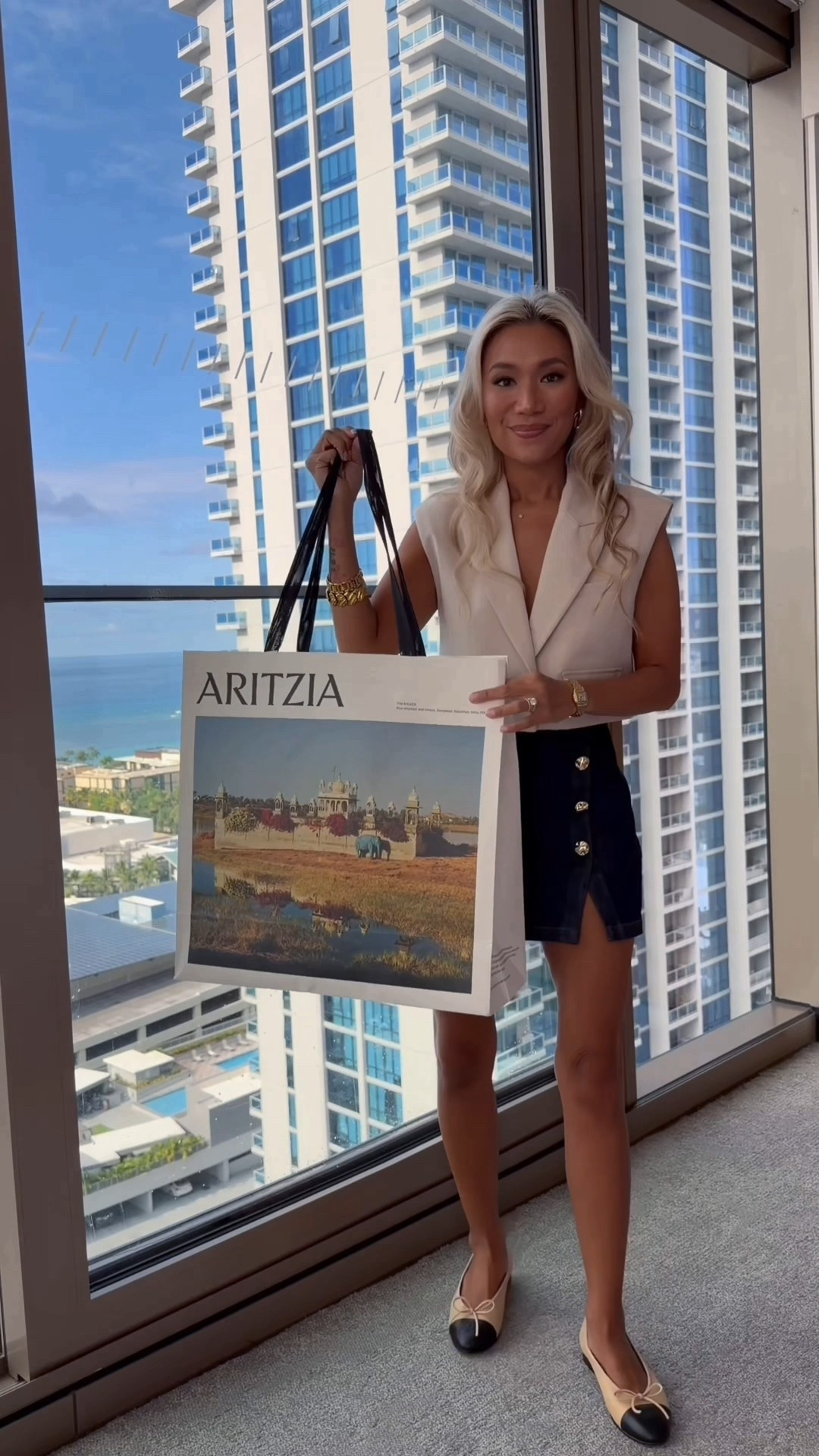  ARITZIA basics that are worth the money for my felllow petites! Wearing a size 0 bottoms, size xxs tops/sweaters, size xs on the tees. All these I wear all the time! The tees, especially the white, are A MUST. Best white tee I own. The shorts, I own in all colors, I use almost daily. Perfect for fall with a sweater and ballet flats! The cashmere sweaters are SOFT. I’ll be living in these for the cooler weather. I’m buying more colors! 

#LTKSeasonal #LTKStyleTip #LTKPetite