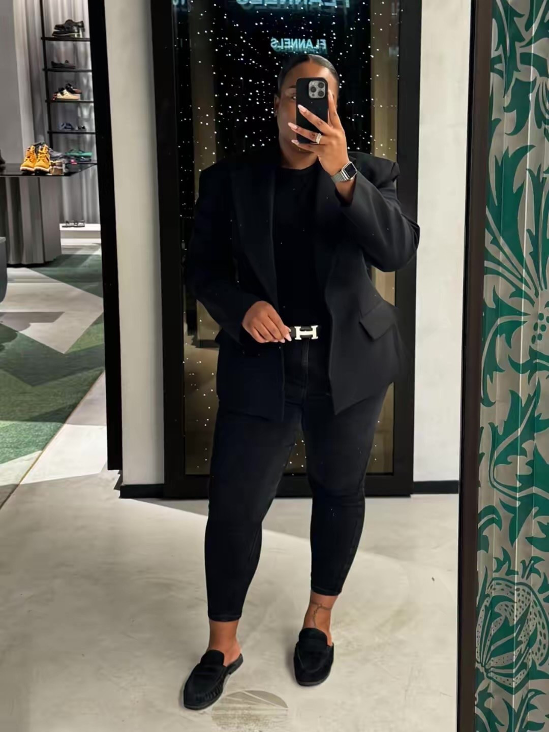 My absolute staple blazer! The perfect for an hourglass figure! 

#LTKuk #LTKmidsize #LTKworkwear