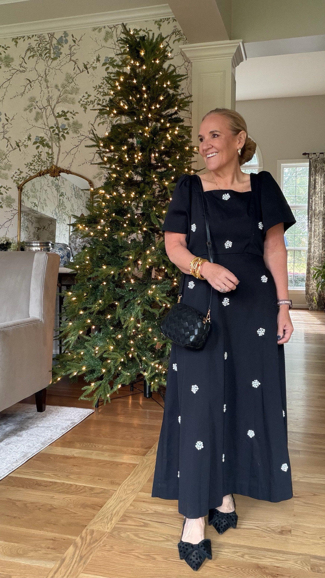 Beautiful dresses for holiday, wedding guest dresses, even mother of the bride mother of the groom dresses. And, they are under $100! True size I’m wearing a medium and all.

Faux fur size medium petite 

#LTKOver40 #LTKWedding #LTKFindsUnder100