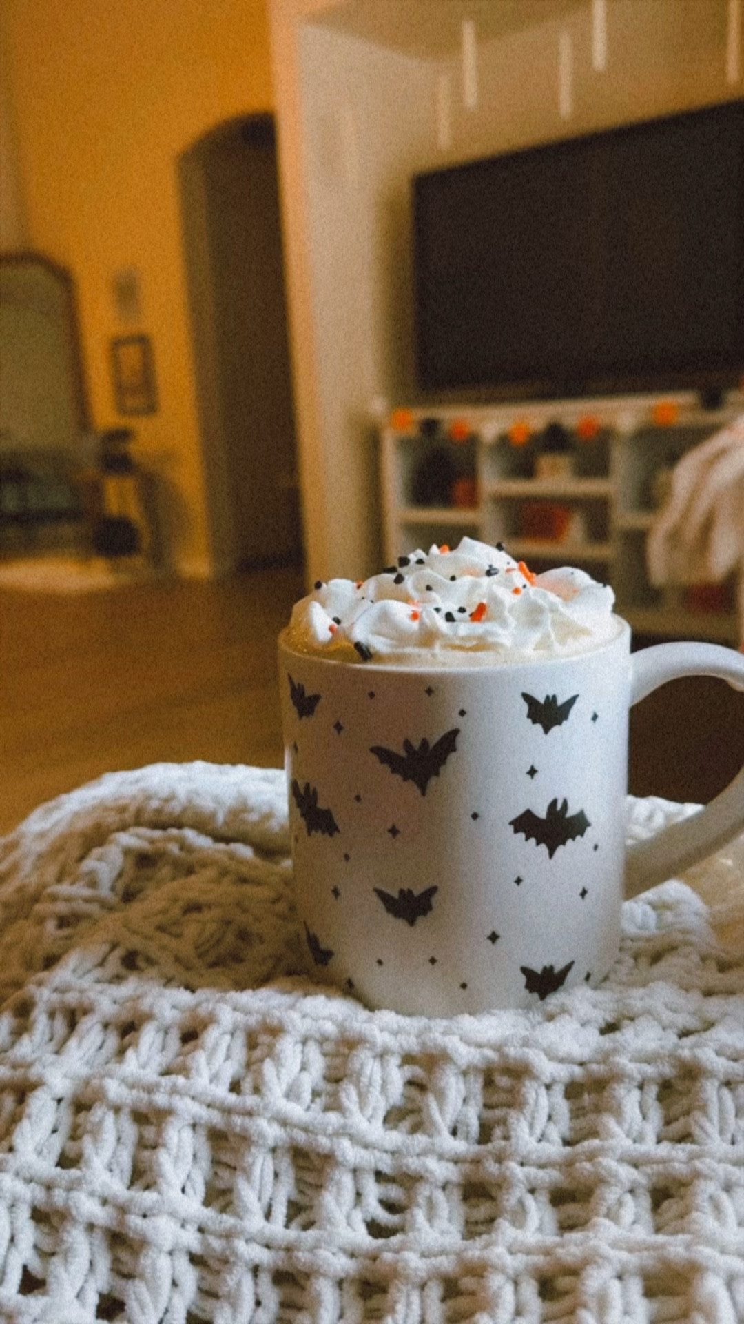 Halloween Mug 🦇☕️


#LTKHalloween #LTKFindsUnder50 #LTKHome