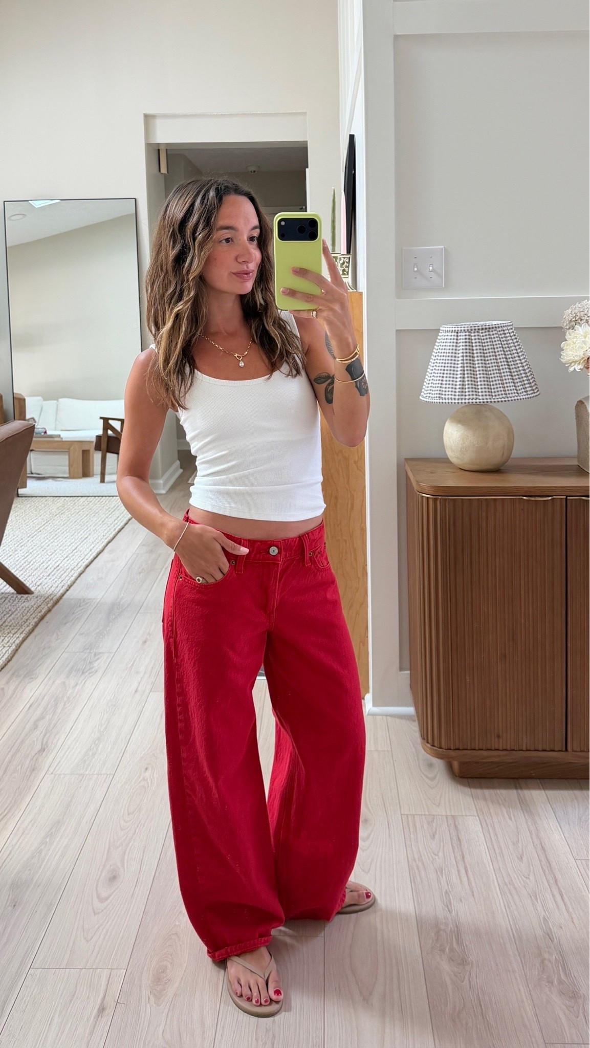 @abercrombie jeans + simple tops! Sizes below:

All jeans: 24 short
Bra free tank: XS
Skimming tee: small

#abercrombiepartner