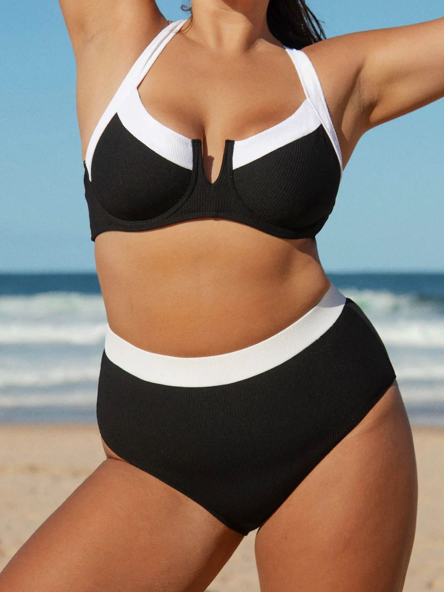 Black Contrast Trim Plus Size Bikini Top & Reviews - Black - Sustainable Plus Size Bikinis | BERL... | BERLOOK