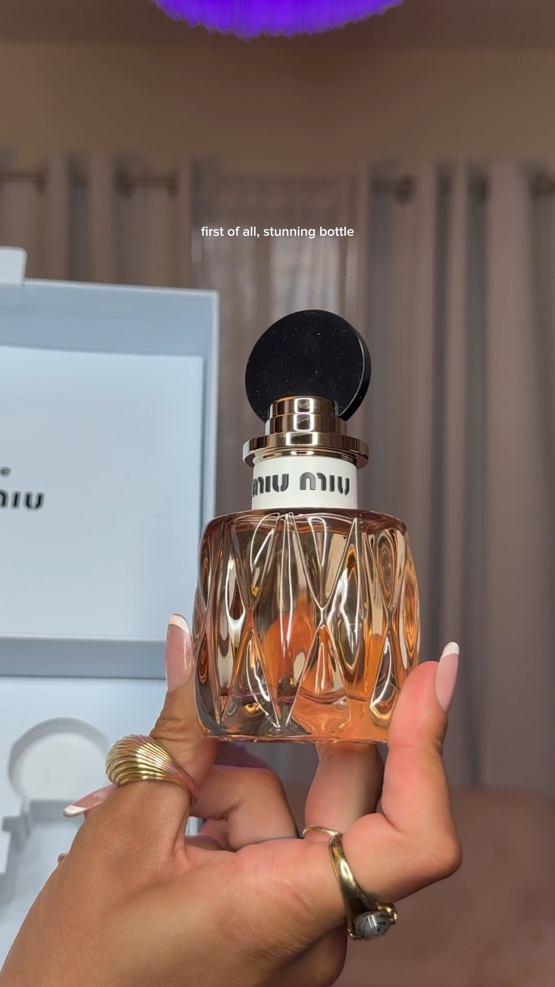 testing out the new Miu Miu Miutine fragrance! Such a fabulous perfume for fall 🍂🍦🍰 


|| fall perfume, perfume for autumn, gourmand perfume, perfume first impression, sweet perfumes, signature scent 