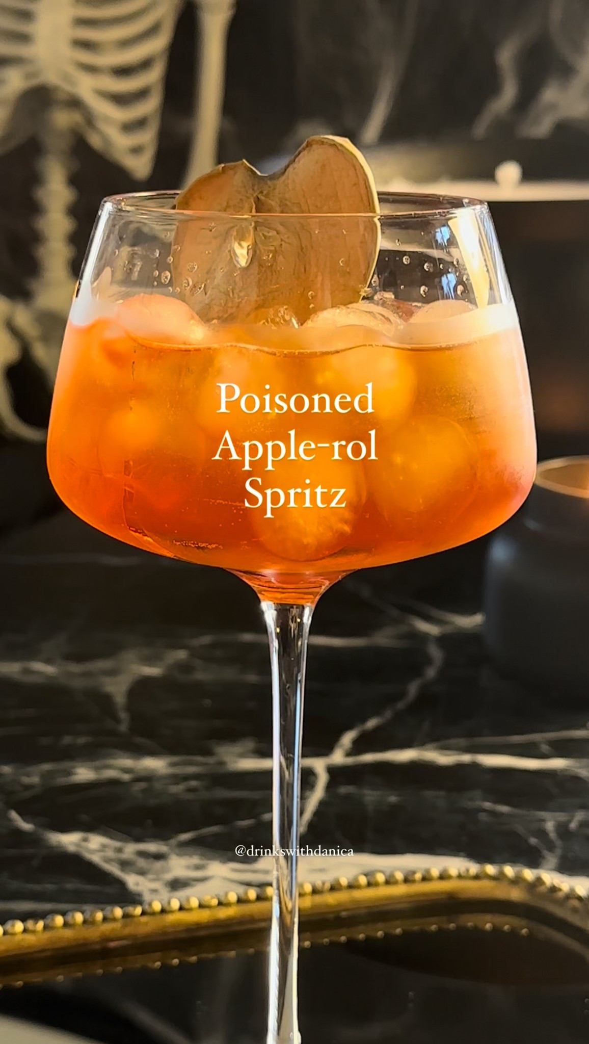 Poisoned Apple-rol Spritz

Follow me on instagram and TikTok @drinkswithdanica for this recipe and more 