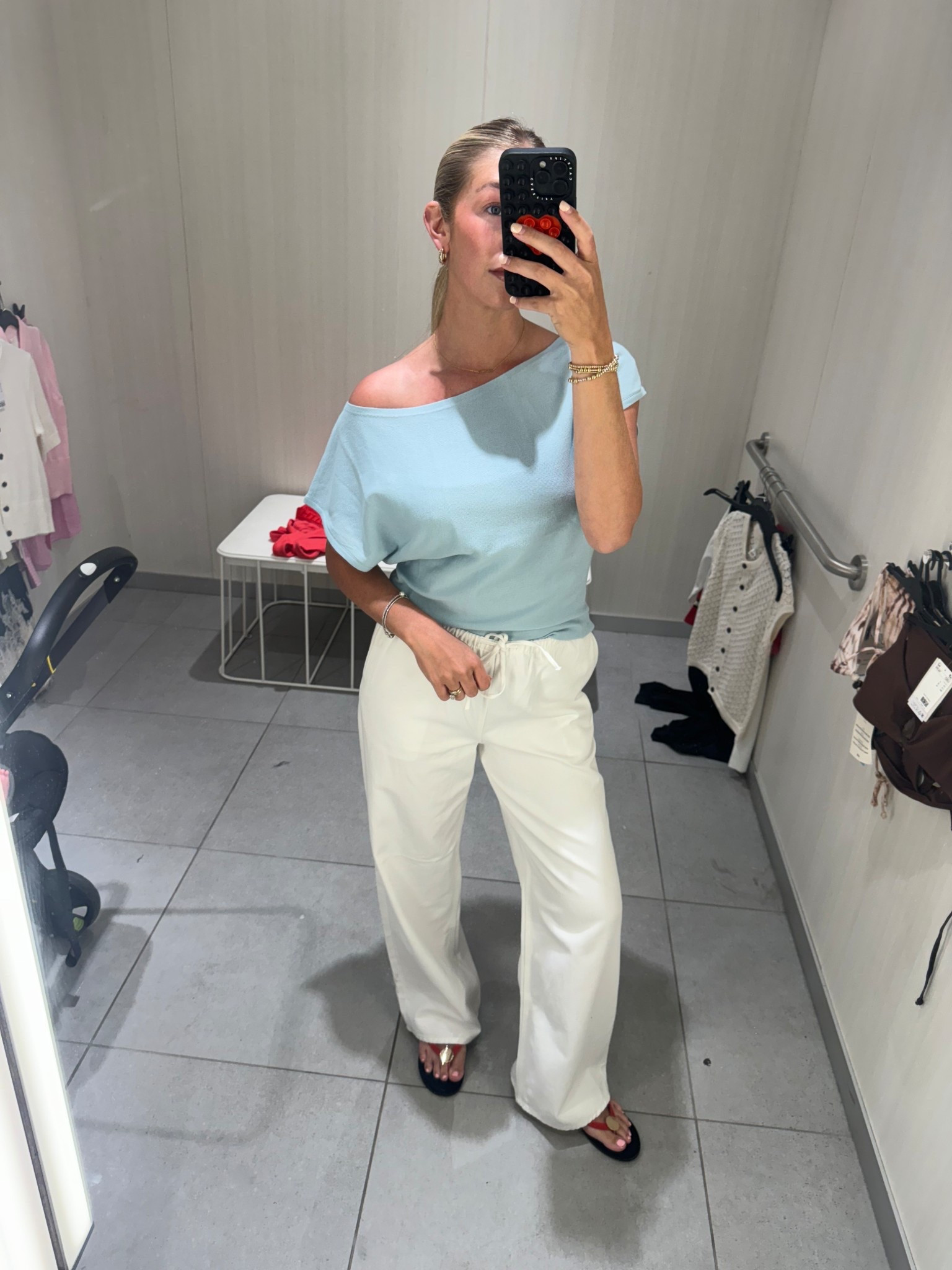 So may H&M goodies! This top is so cute off the shoulder and these drawstring pants are so amazing post partum while still wearing denim. 

Small pants 
Medium top 
+ my favorite shein wrap sandals for $25

#LTKootd