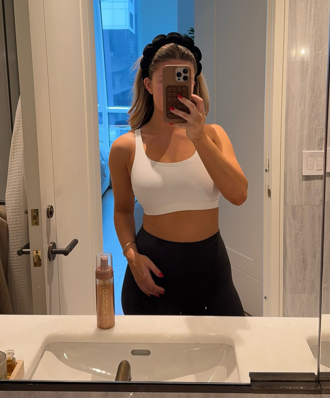 went to bed with this gradual tan mousse on and woke up with an unreal tan (no streaks) 

#LTKGiftGuide #LTKHoliday