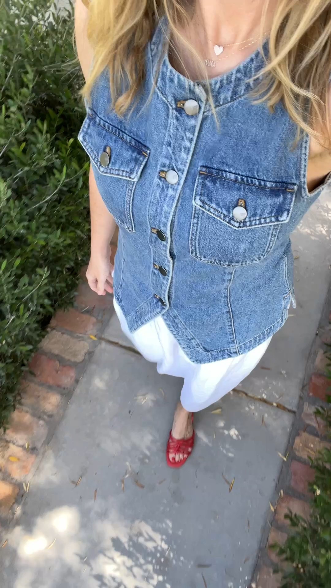 Thursday OOTD

Sizing notes: 
Best runs tts but has no give. Laura is in a 6 for to a bigger bust. Skirt is old but found a very simila🙌🏼




#summeroutfit


#LTKStyleTip #LTKxMadewell #LTKOver40