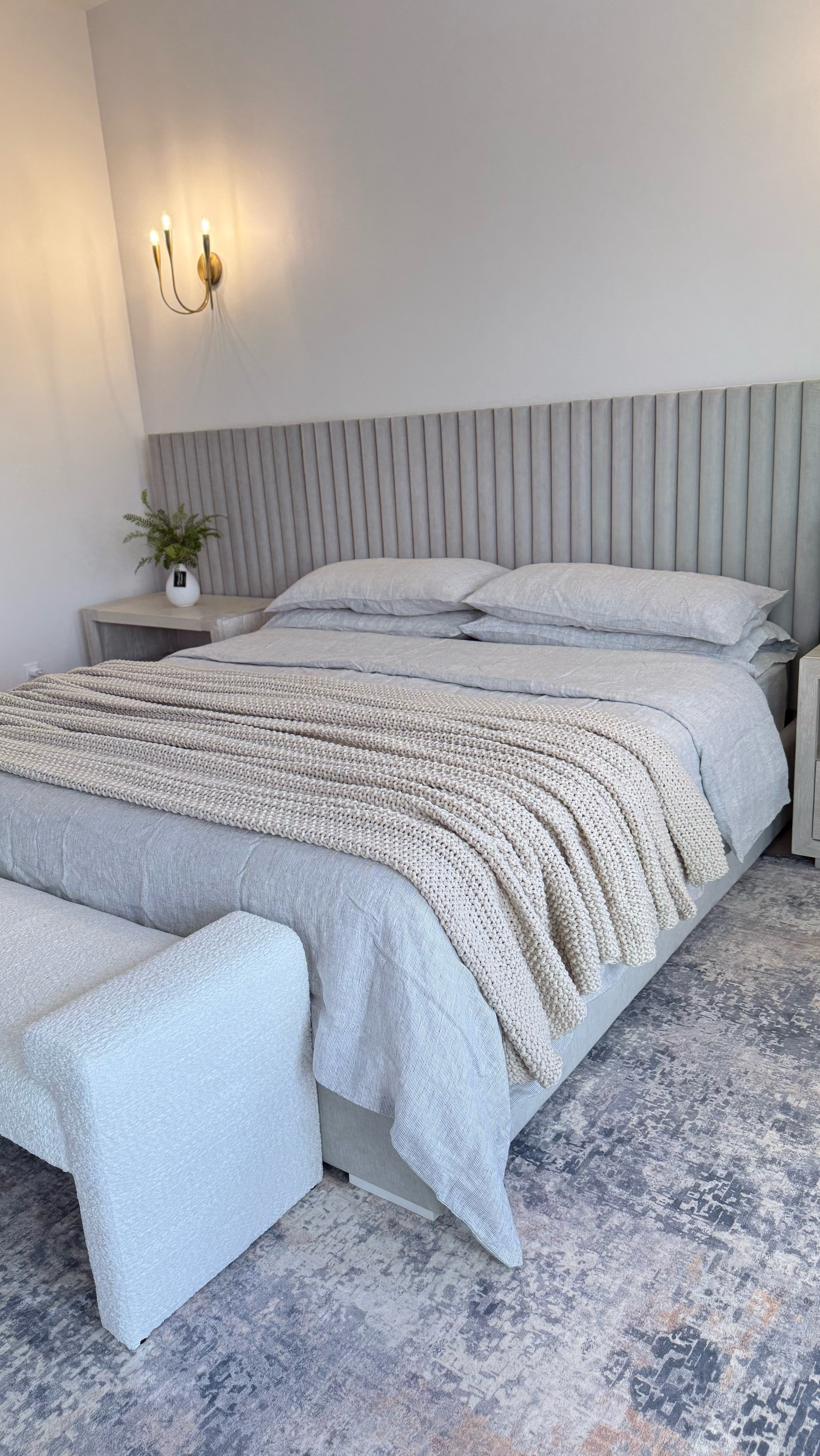 А fresh season calls for fresh bedding 🤍

Sometimes just a touch of stripe is enough to make your bedroom pop 🤍

#OneQuince #Bedding #bedroominspo 