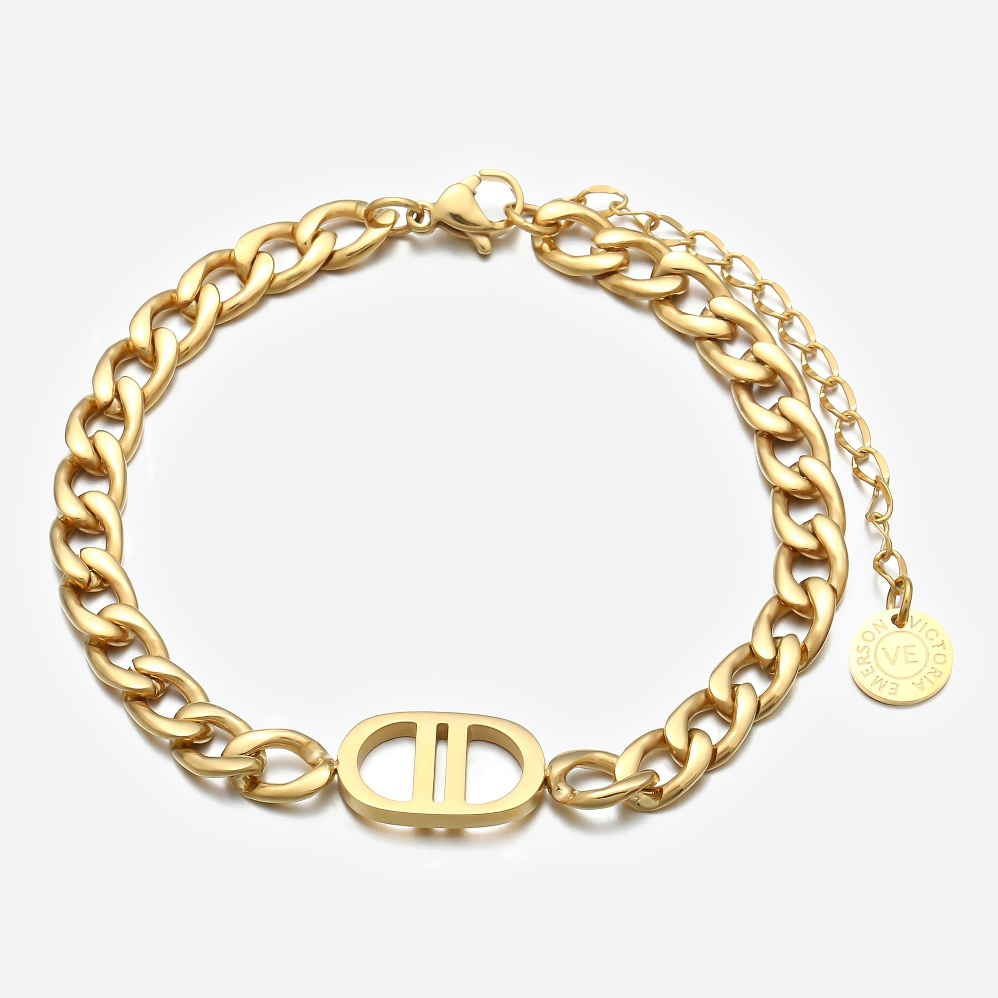 Ariana | Victoria Emerson