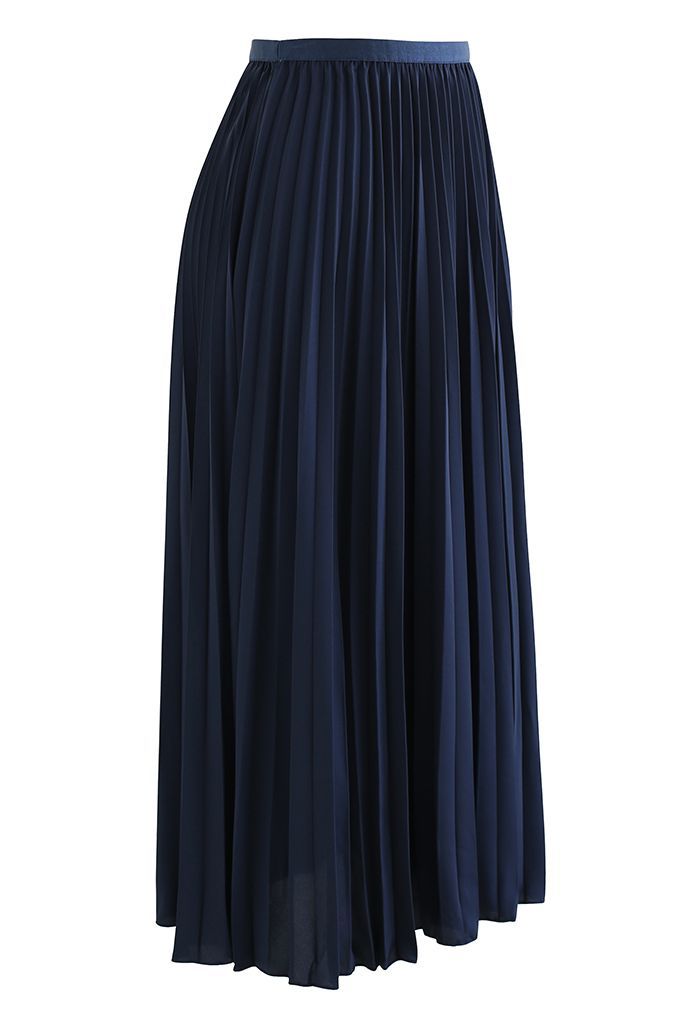 Simplicity Pleated Midi Skirt in Navy | Chicwish