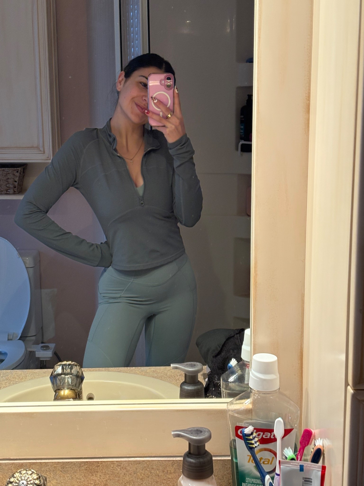 Classic bathroom selfie to show this mornings workout fit 🤍

Set is Gymshark 
Top is Amazon 

#LTKcanada #LTKwinter #LTKfitness