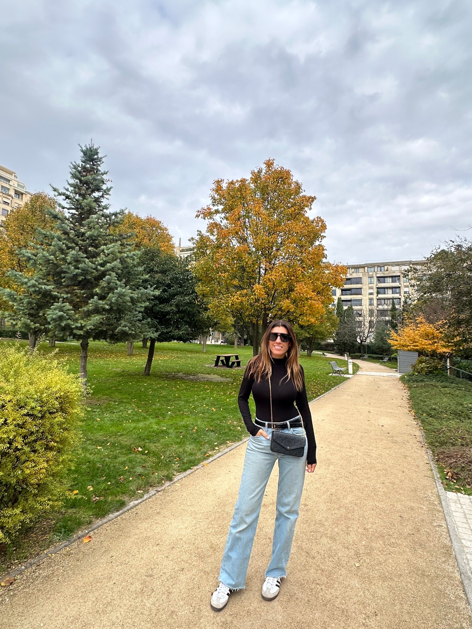 My jeans are on sale right now for less than $60 with code DENIMAF.

#abercrombiejeans #momjeans #AF 

#LTKSaleAlert #LTKootd #LTKOver40