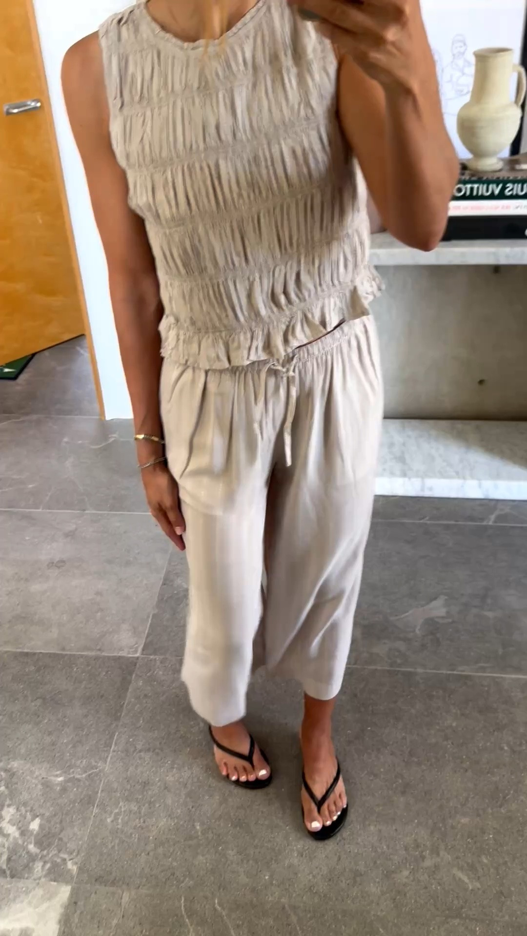 Size small splendid set!
Love he ruching so much 
Summer outfit travel