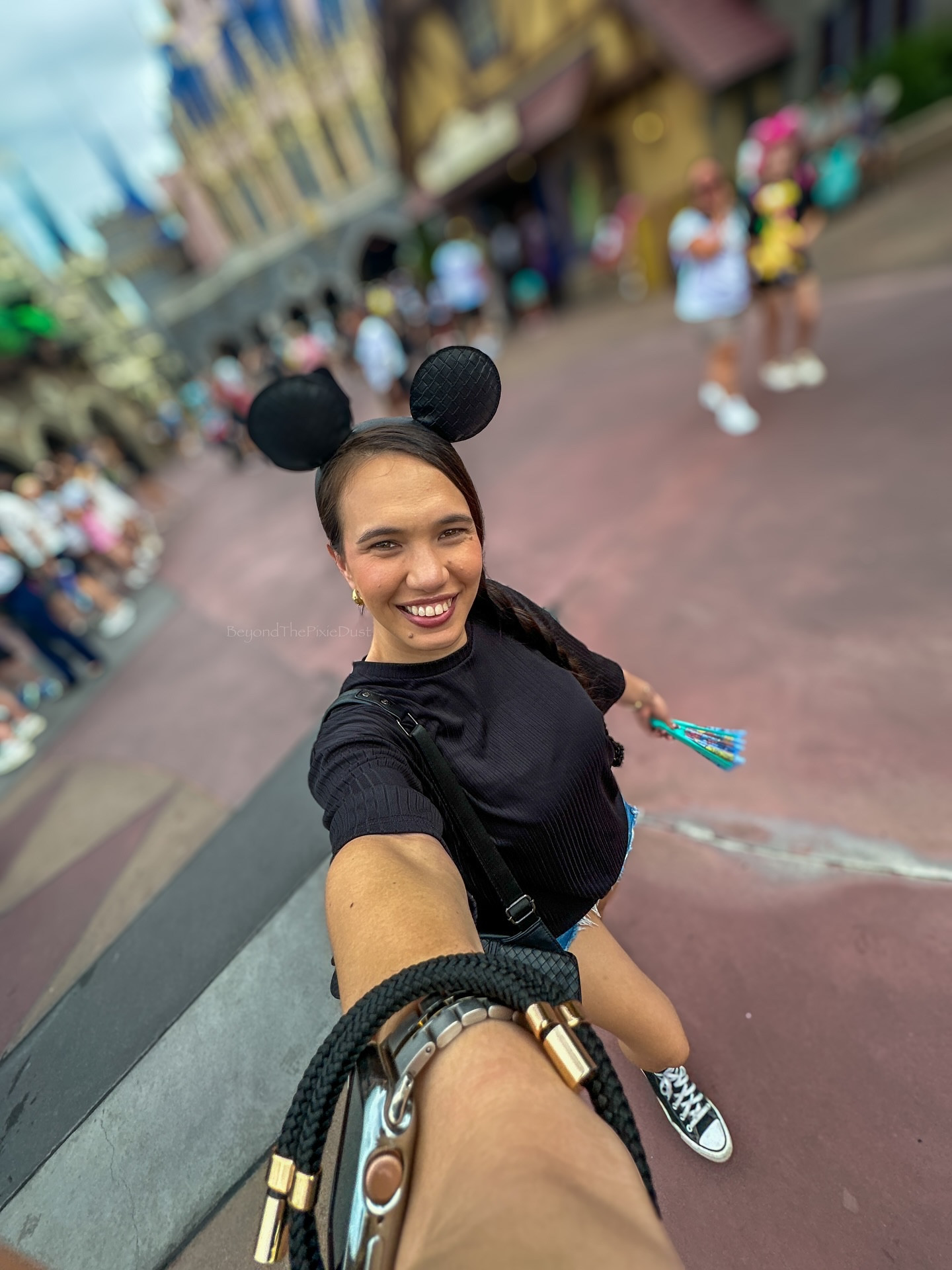 For the first time in forever I spent a day at Magic Kingdom! I honestly can’t remember the last time I was able to enjoy this park — but this was such a perfect Disney day. 
✨
From riding the carousel 🎠, eating old and new Disney snacks, hopping on Pirates of the Caribbean 🏴‍☠️, to watching the new Magic Kingdom parade, I’m excited to share videos and photos of it — it really couldn’t have been better.
✨
It was a long park day, so I kept it comfy and classic in denim shorts, a black tee, and white sneakers. Link to outfit + theme park bag must-haves is in my bio or comment SHOP below and I’ll DM you the link to this post on my LTK✨ https://liketk.it/5nDgI  #MagicKingdom #DisneyDay #DisneyStyle #DisneyOutfit #DisneySnacks #ThemeParkEssentials #DisneyPhotoDump #ComfortableDisneyOutfit #CarouselRide #PiratesoftheCaribbean #BeyondThePixieDust