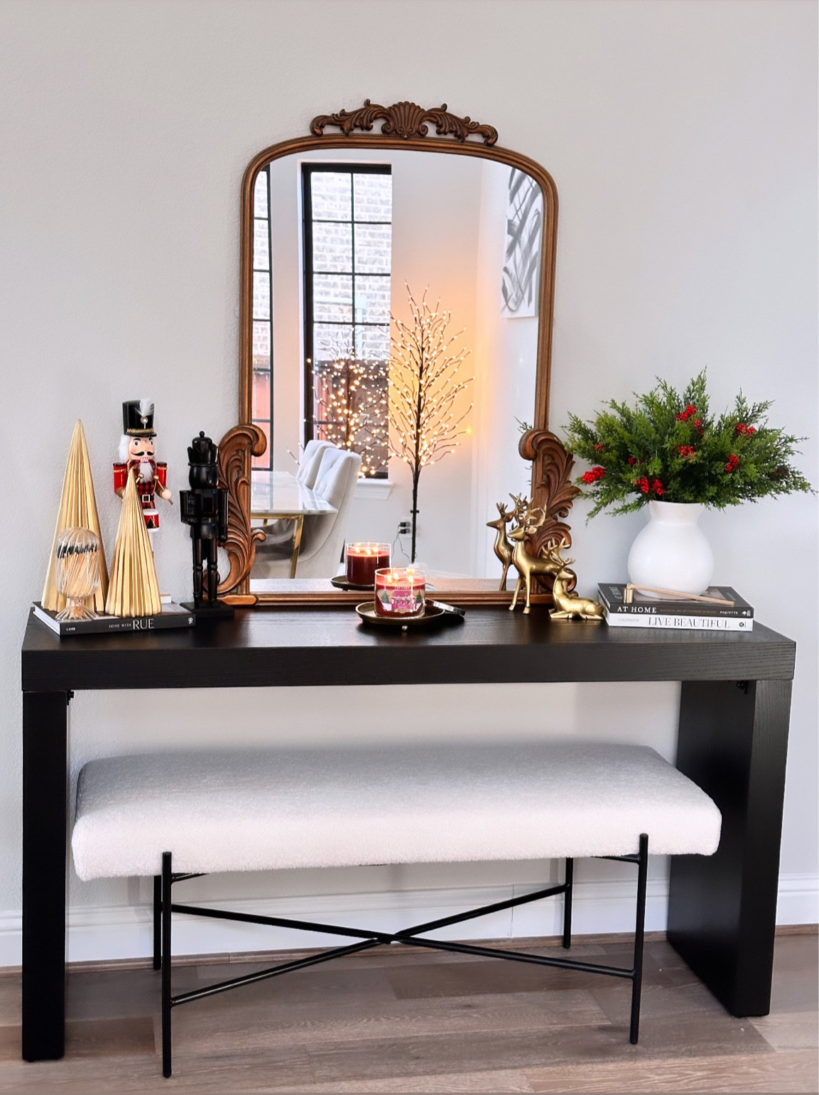  Christmas entryway decor


#LTKhome #LTKHoliday #LTKSeasonal