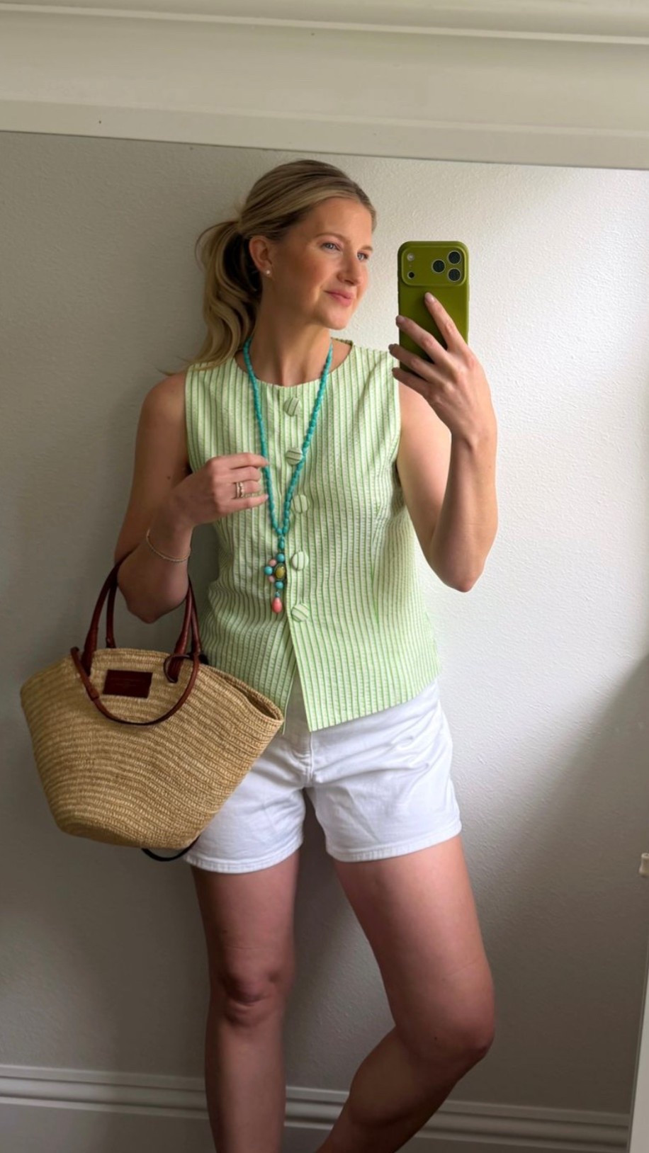 love this bright top for summer 💚

#LTKootd #LTKmomlife #LTKgrwm