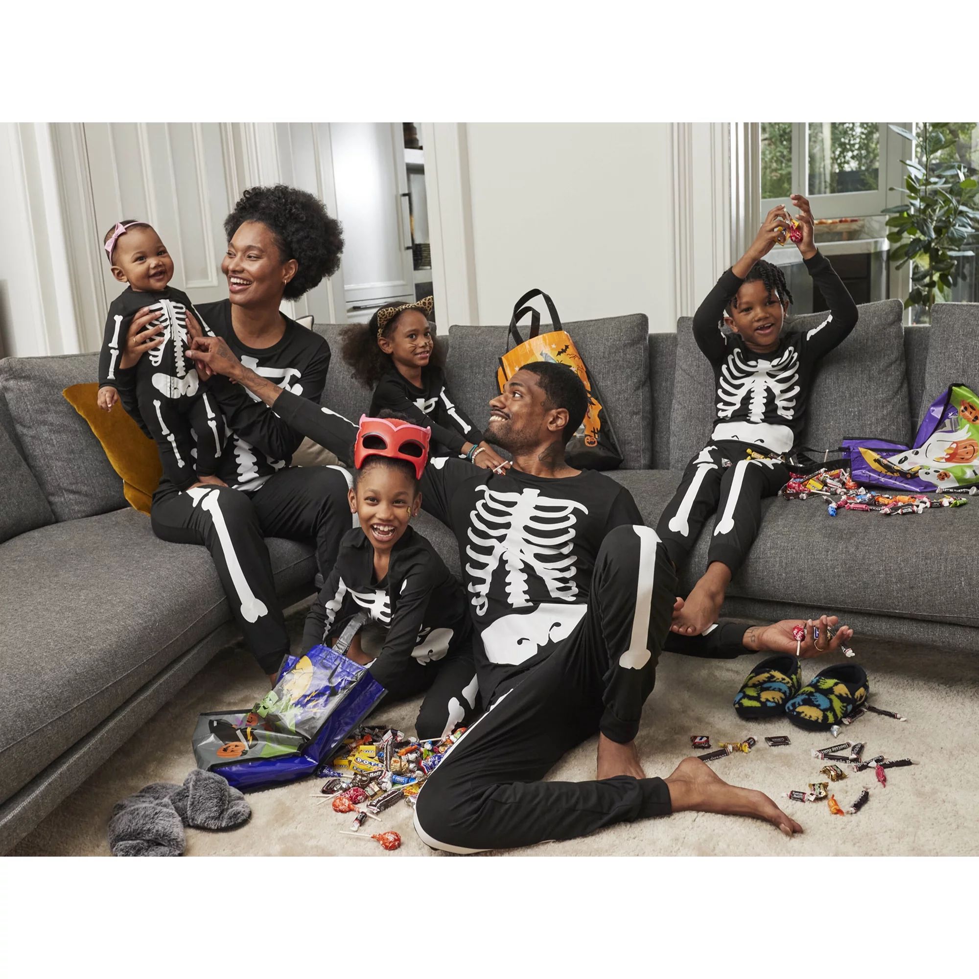 Way To Celebrate Women's Halloween Family Pajama Set, Sizes S to 3X | Walmart (US)