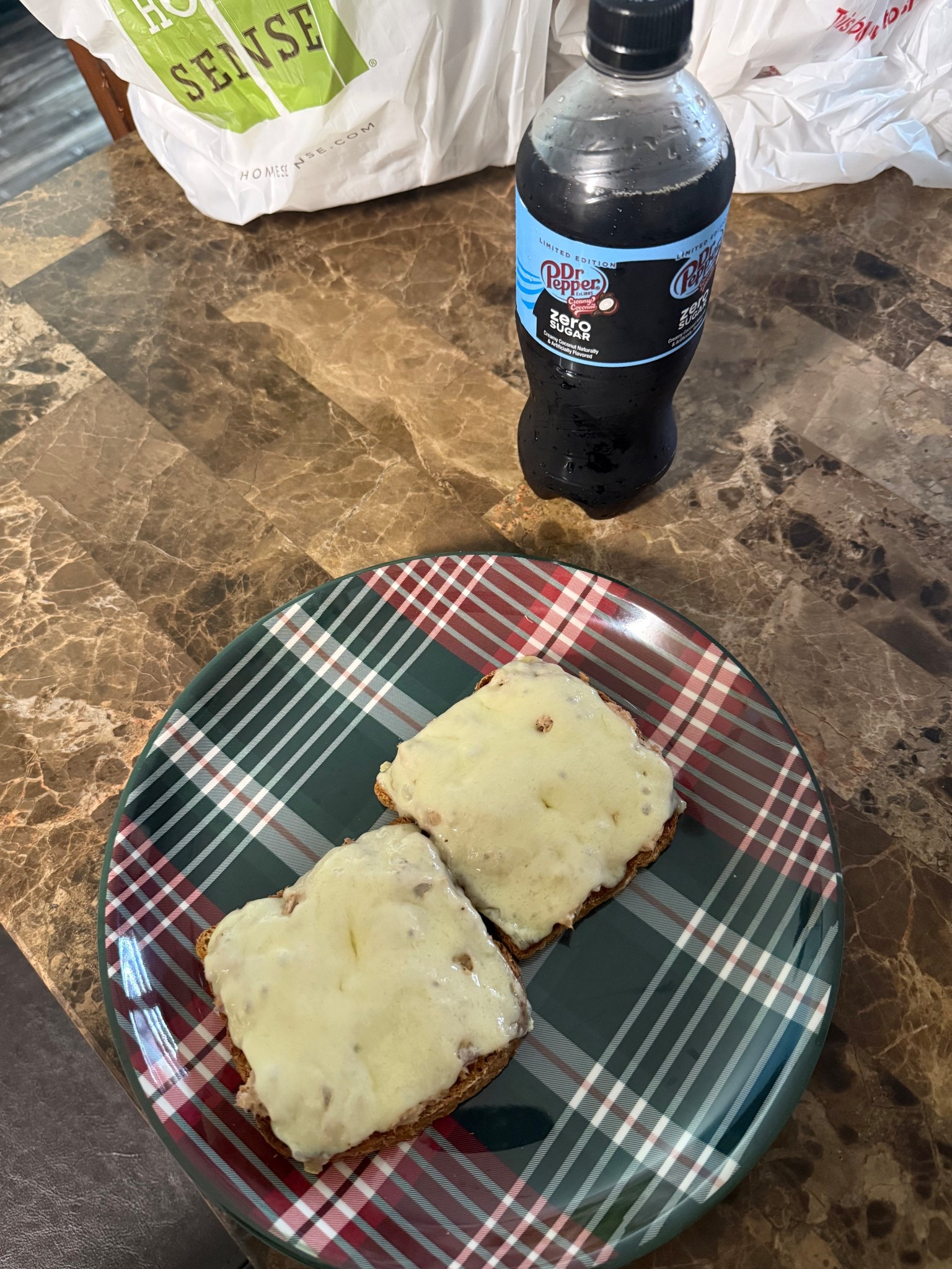 Still fixated on these tuna melts🍽️🥤


Sunday lunch / home / weekend 

#LTKHome #LTKfoodie #LTKdayinmylife