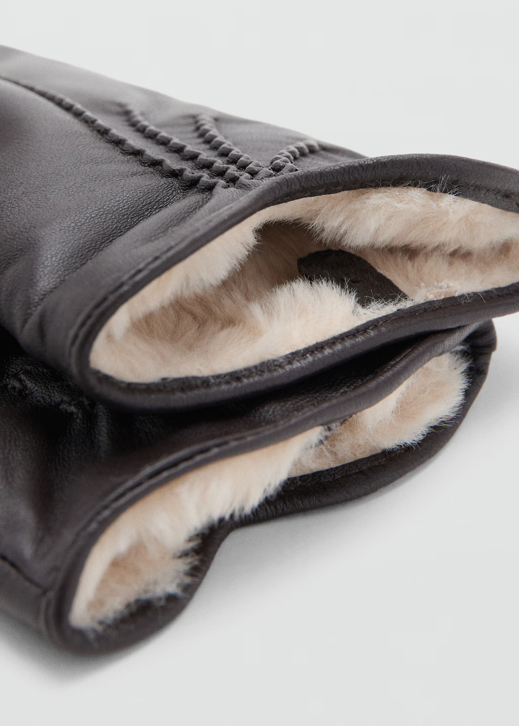 Leather gloves - Women | MANGO United Kingdom | MANGO (UK)