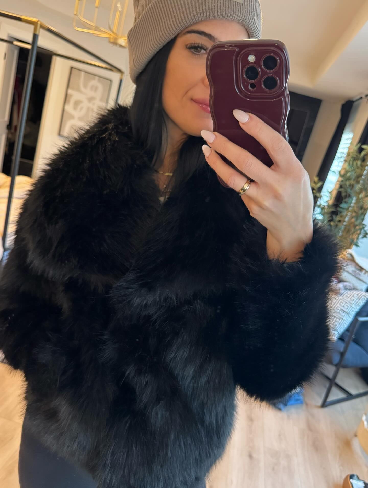 ✨NEW COAT✨ and I love it!!!! Link in my LTK highlight 
Remember: always try to get a little dolled up every day. Feel good about yourself and a little fur (faux) always helps! 🖤🖤🖤🖤

#ootd #ltk #unbothered #feelgoodaboutyourself #selflove