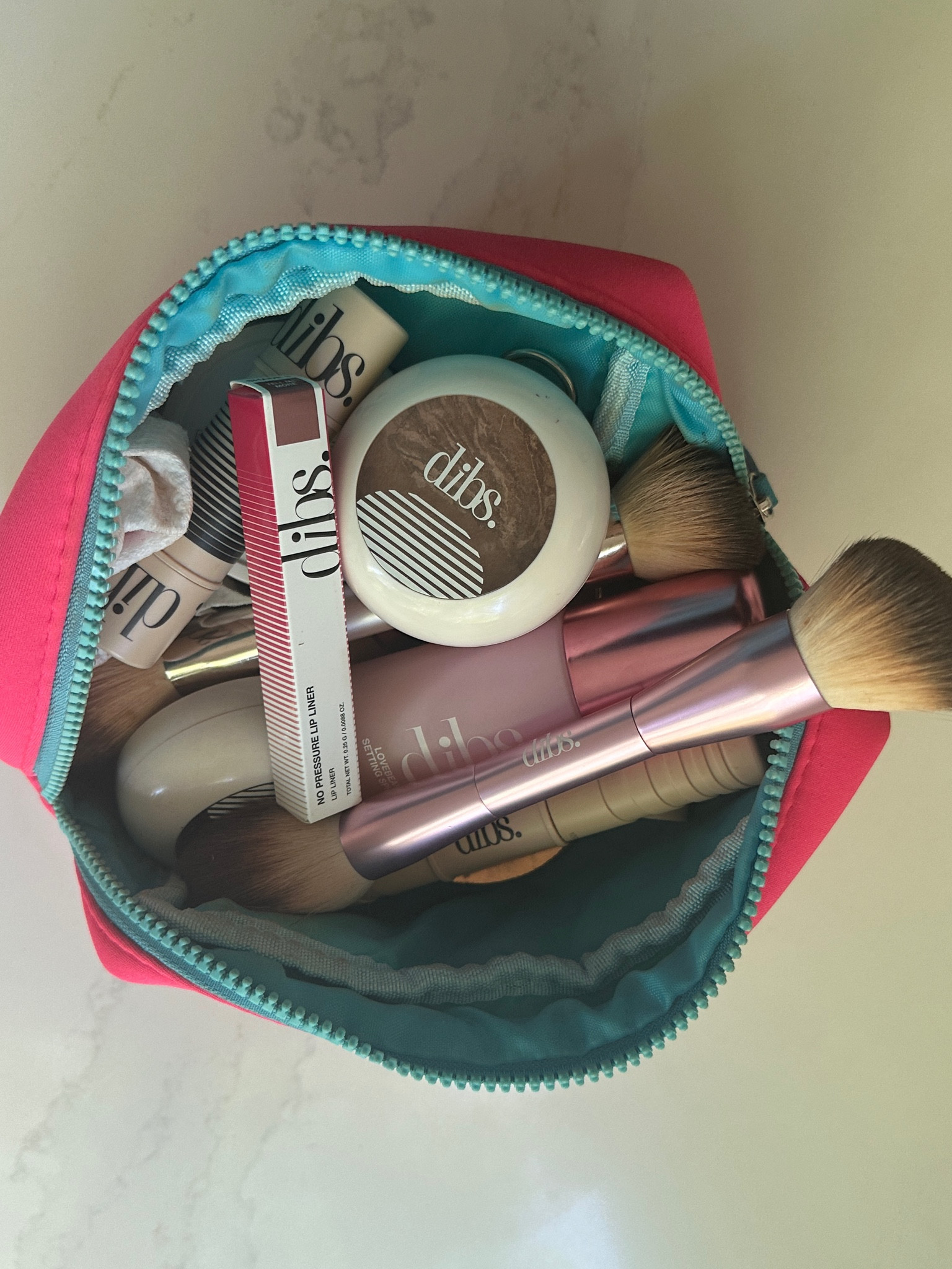 Perfector shade 3
Duo shade 2.5 
Bronzer shade caramel cappuccino 