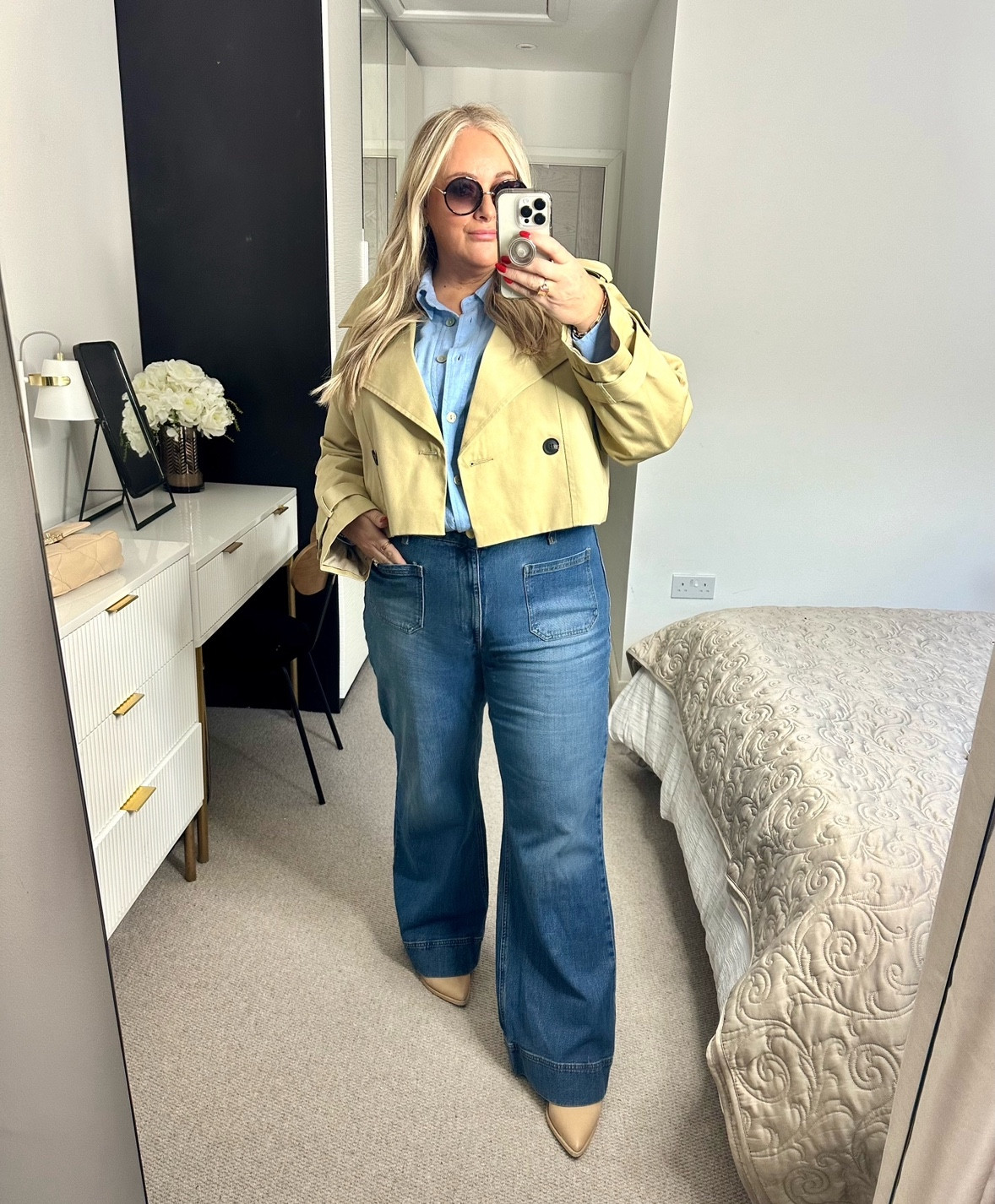 It’s Spring, so our feeds are awash with the season must have that rears it’s head & gets dusted off year after year.. BUT, plot twist incoming…
We are all well aware that a trench coat is an absolute wardrobe winner for a Uk spring.
But this year, we have a cooler younger sister that is just as versatile as its longer family member !
Why it works: 
Any third piece that will elevate a basic is a gem that will serve you very well. 
It’s a godsend for anyone that spends lots of time in and out of the car. 
If you are investing ensure it has all the timeless style notes of a longer version ie lapels, back vent, sleeve straps & nice buttons etc to ensure longevity. 
Swipe to see how I’ve styled mine 🤍

#LTKover40 #LTKeurope #LTKmidsize